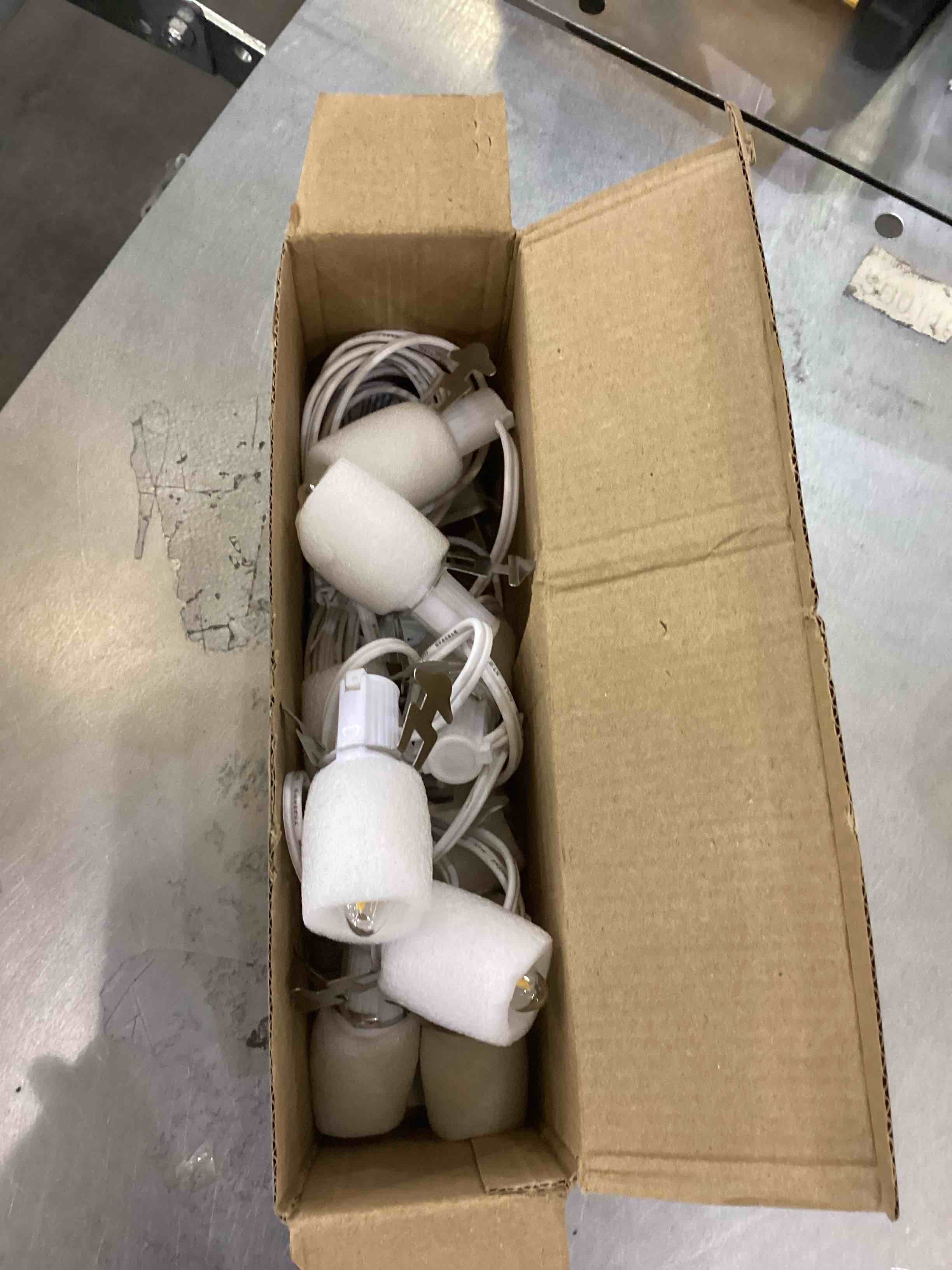 https://s3.amazonaws.com/lotting-images-prod/bidfta/EXS00780336_1702492134488.jpeg