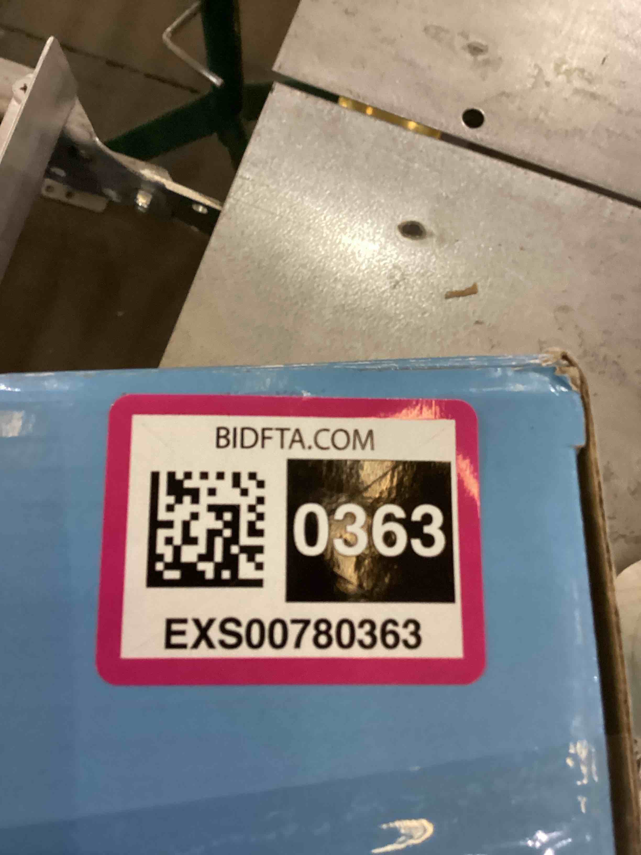 https://s3.amazonaws.com/lotting-images-prod/bidfta/EXS00780363_1702496205158.jpeg