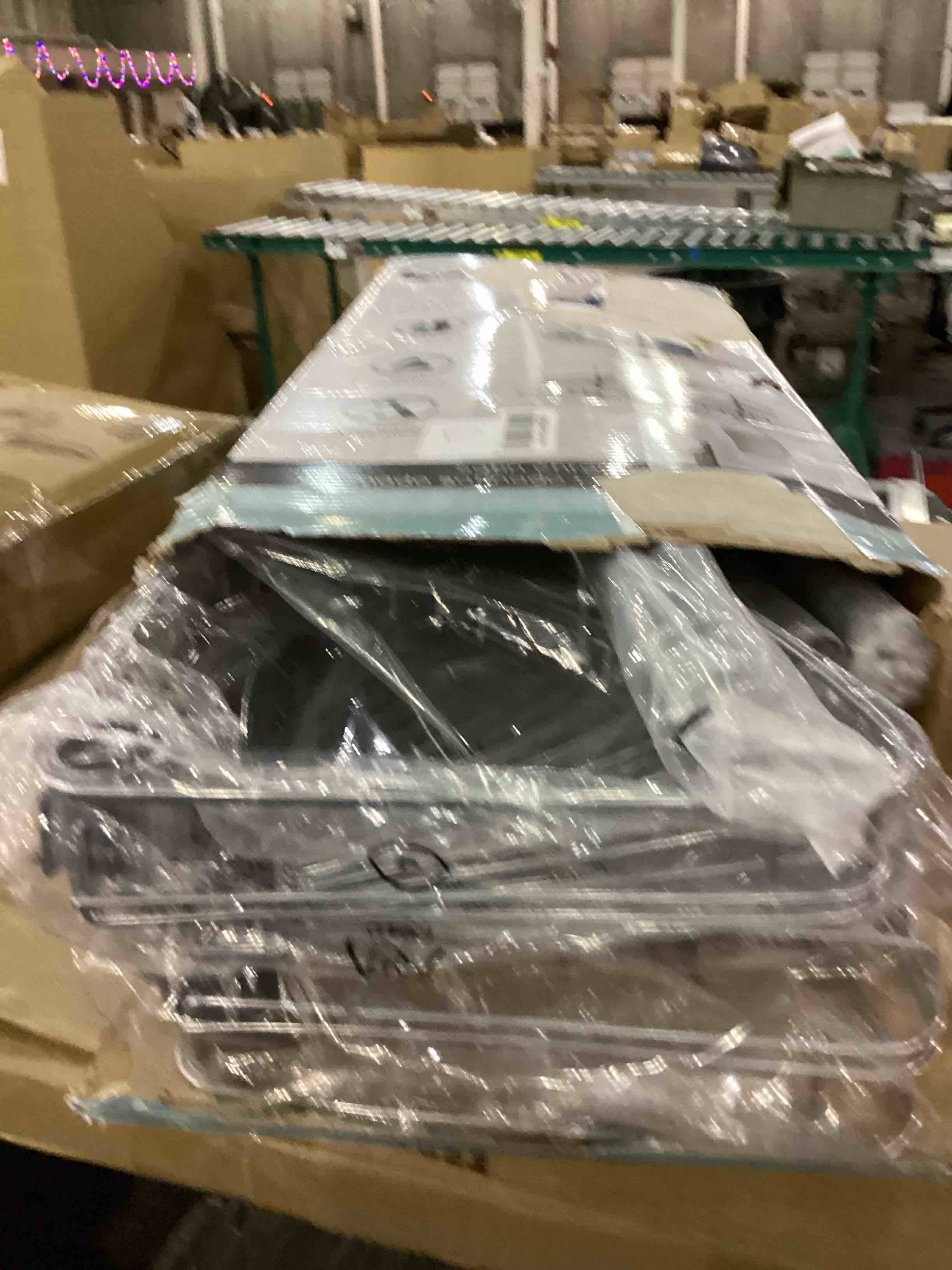 https://s3.amazonaws.com/lotting-images-prod/bidfta/EXS00780381_1702556120097.jpeg