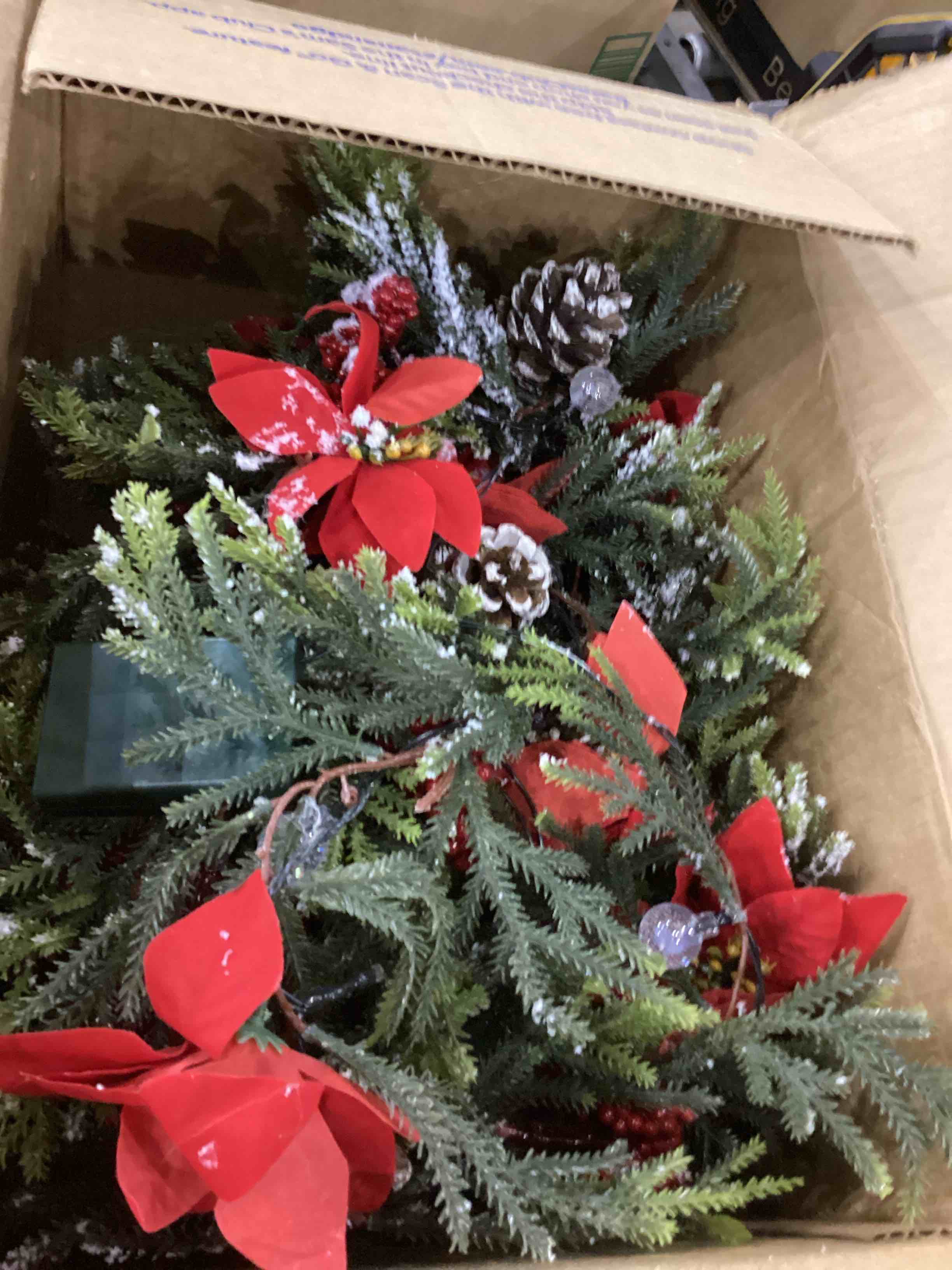 https://s3.amazonaws.com/lotting-images-prod/bidfta/EXS00780387_1702557134975.jpeg