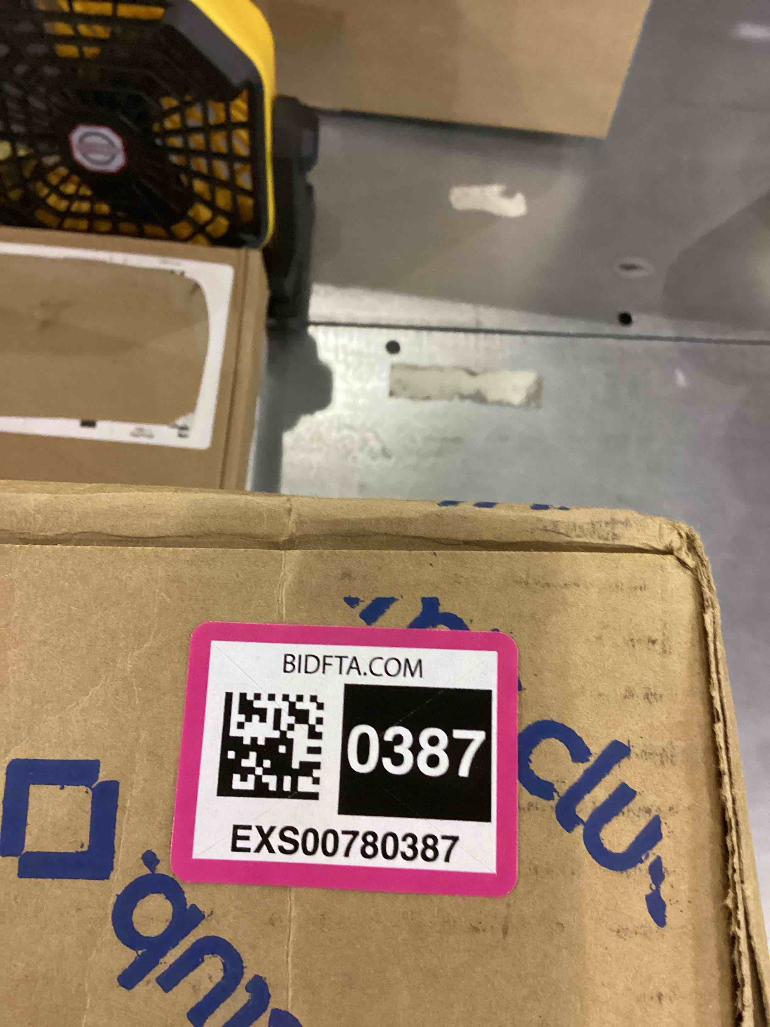 https://s3.amazonaws.com/lotting-images-prod/bidfta/EXS00780387_1702557156825.jpeg
