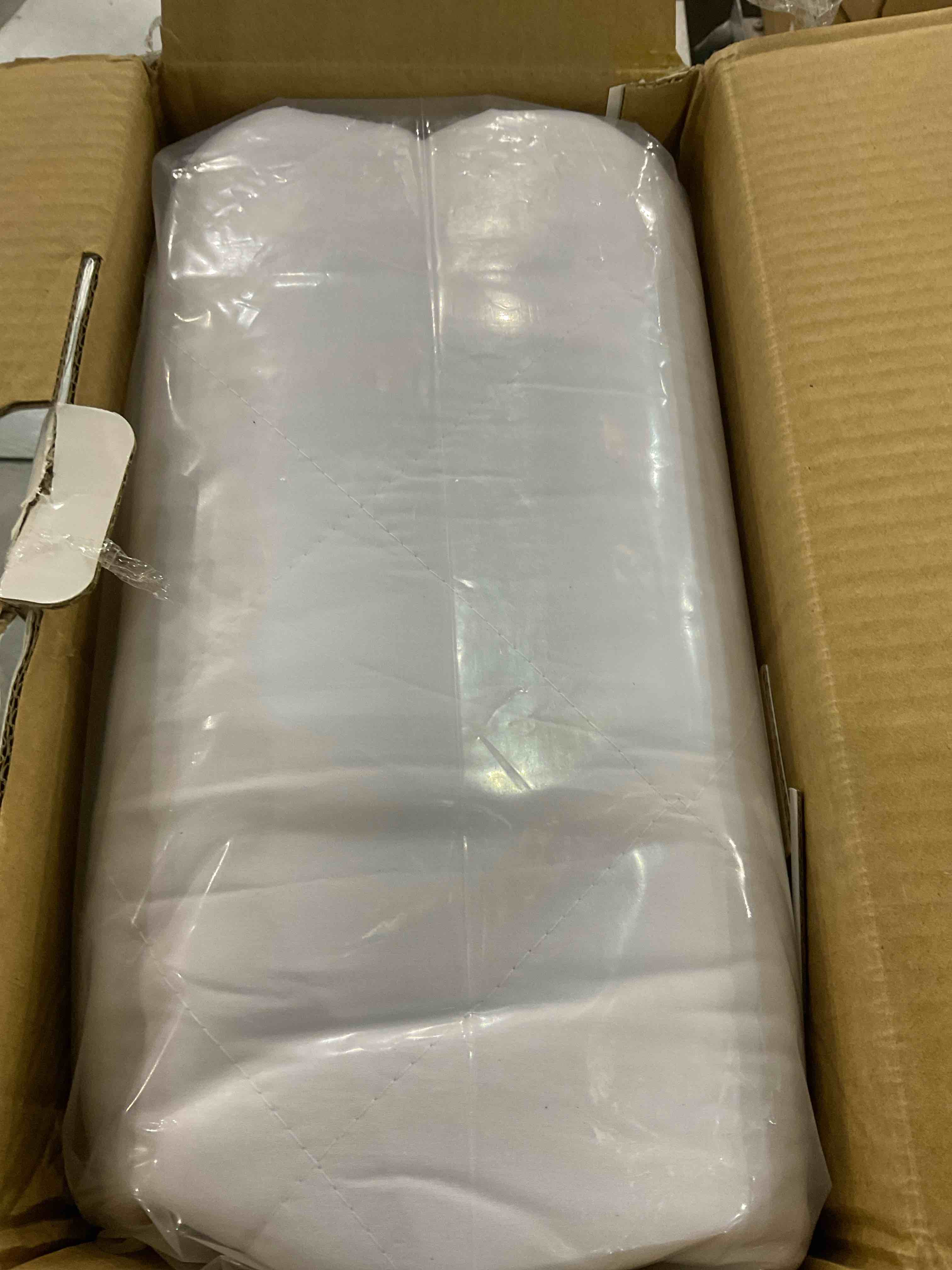 https://s3.amazonaws.com/lotting-images-prod/bidfta/EXS00780562_1701697080191.jpeg
