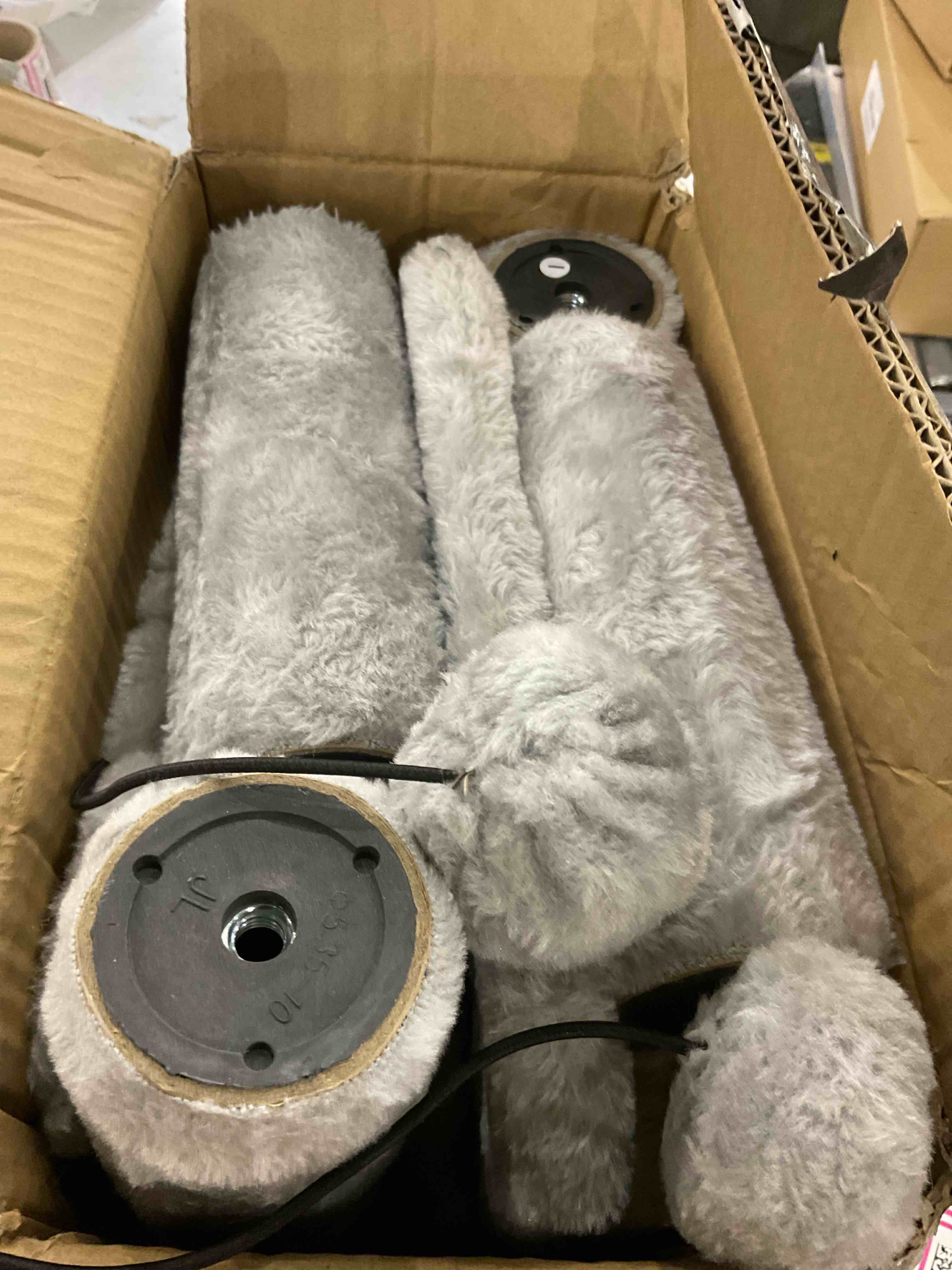 https://s3.amazonaws.com/lotting-images-prod/bidfta/EXS00780570_1701697863029.jpeg
