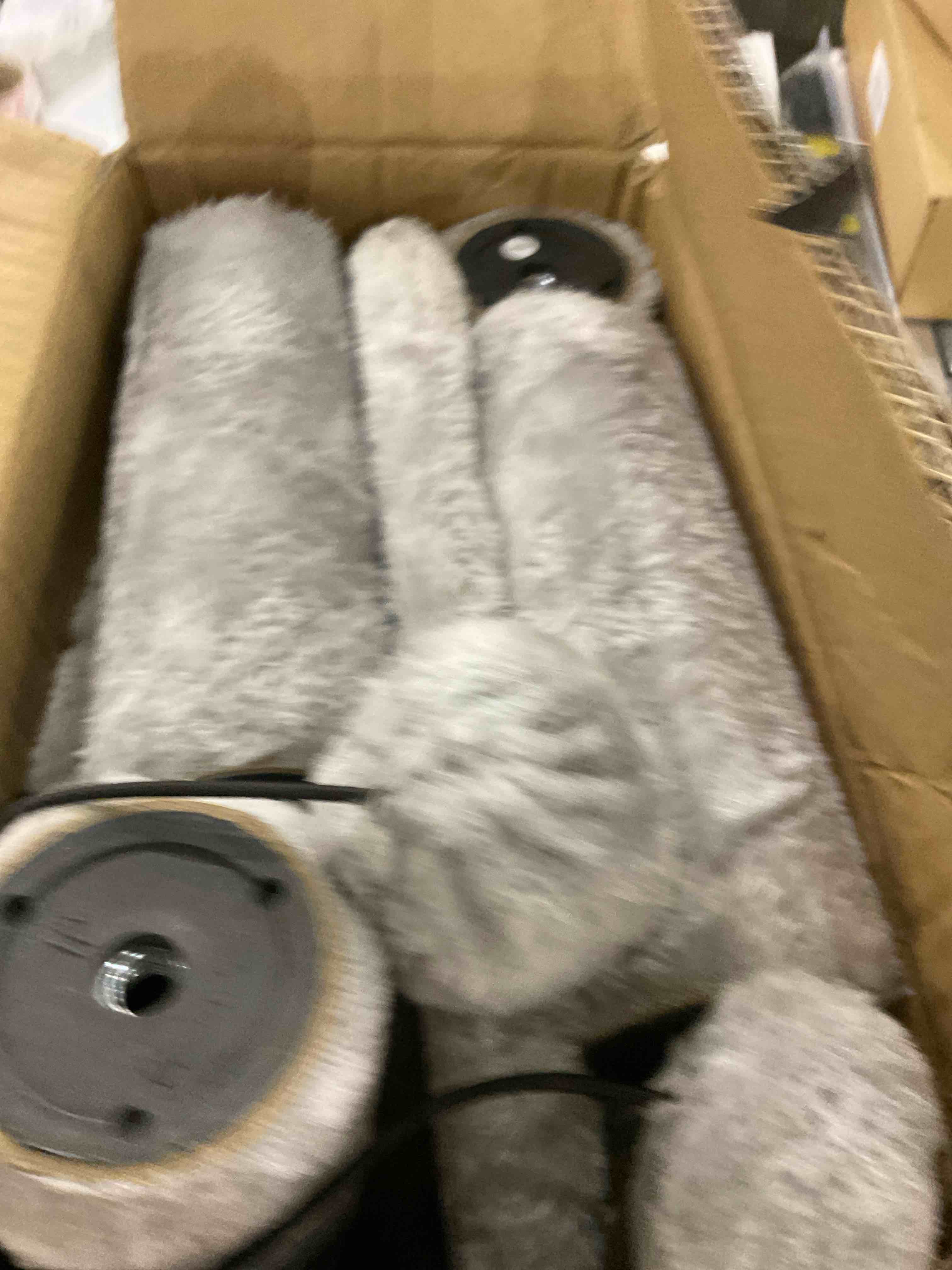 https://s3.amazonaws.com/lotting-images-prod/bidfta/EXS00780570_1701697864309.jpeg
