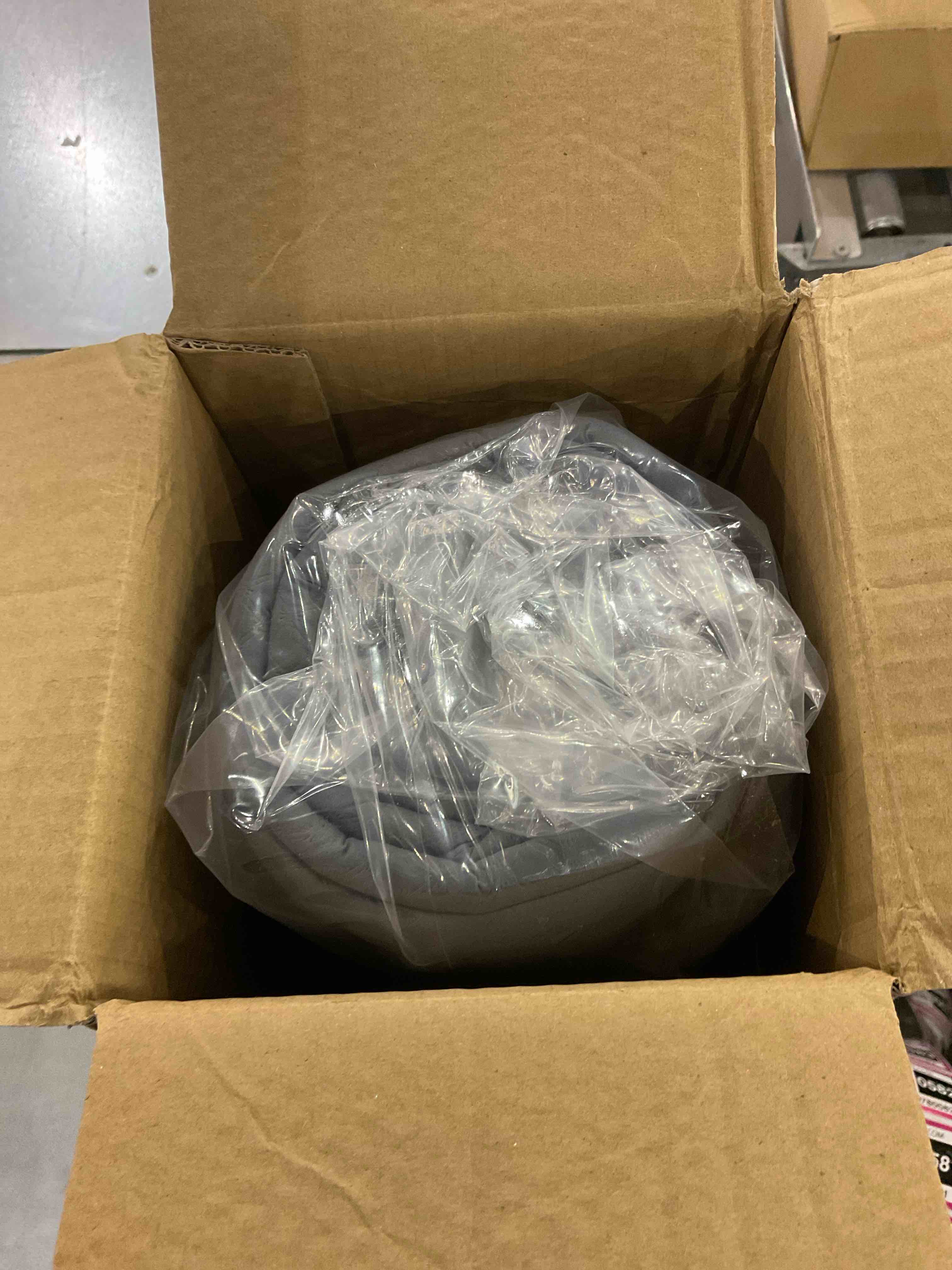 https://s3.amazonaws.com/lotting-images-prod/bidfta/EXS00780574_1701698253625.jpeg
