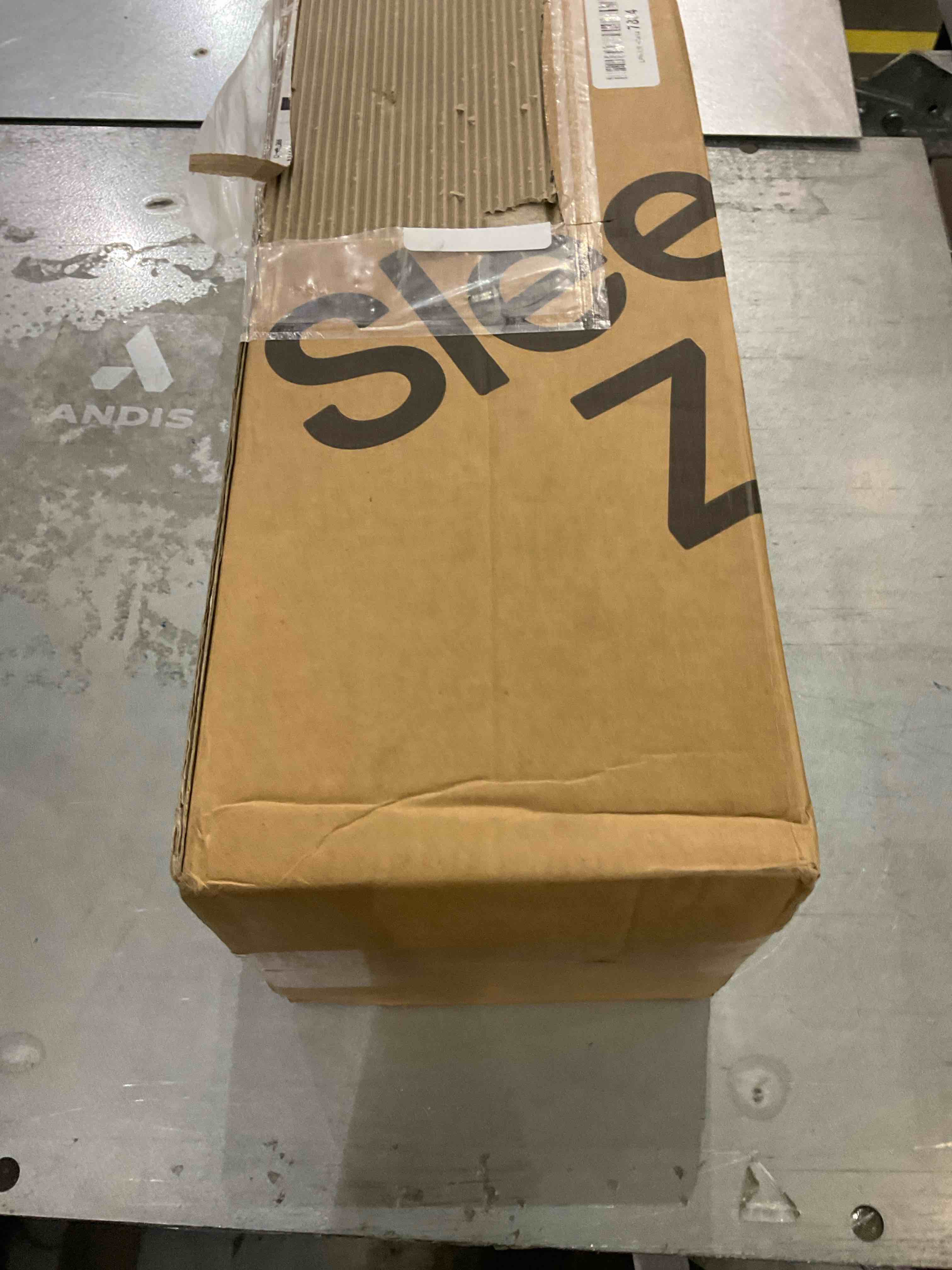 https://s3.amazonaws.com/lotting-images-prod/bidfta/EXS00780574_1701699739733.jpeg