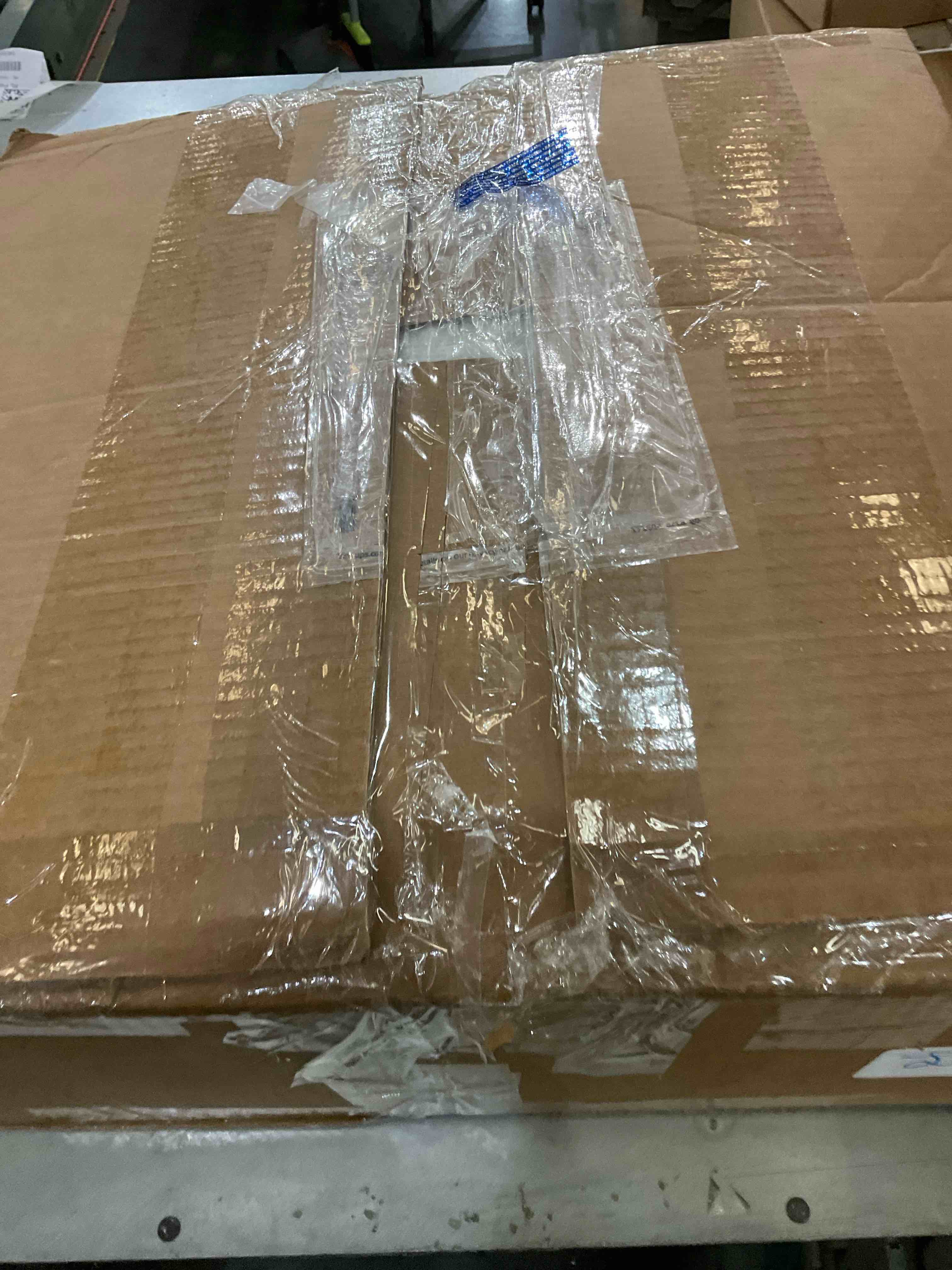 https://s3.amazonaws.com/lotting-images-prod/bidfta/EXS00780606_1701704590657.jpeg