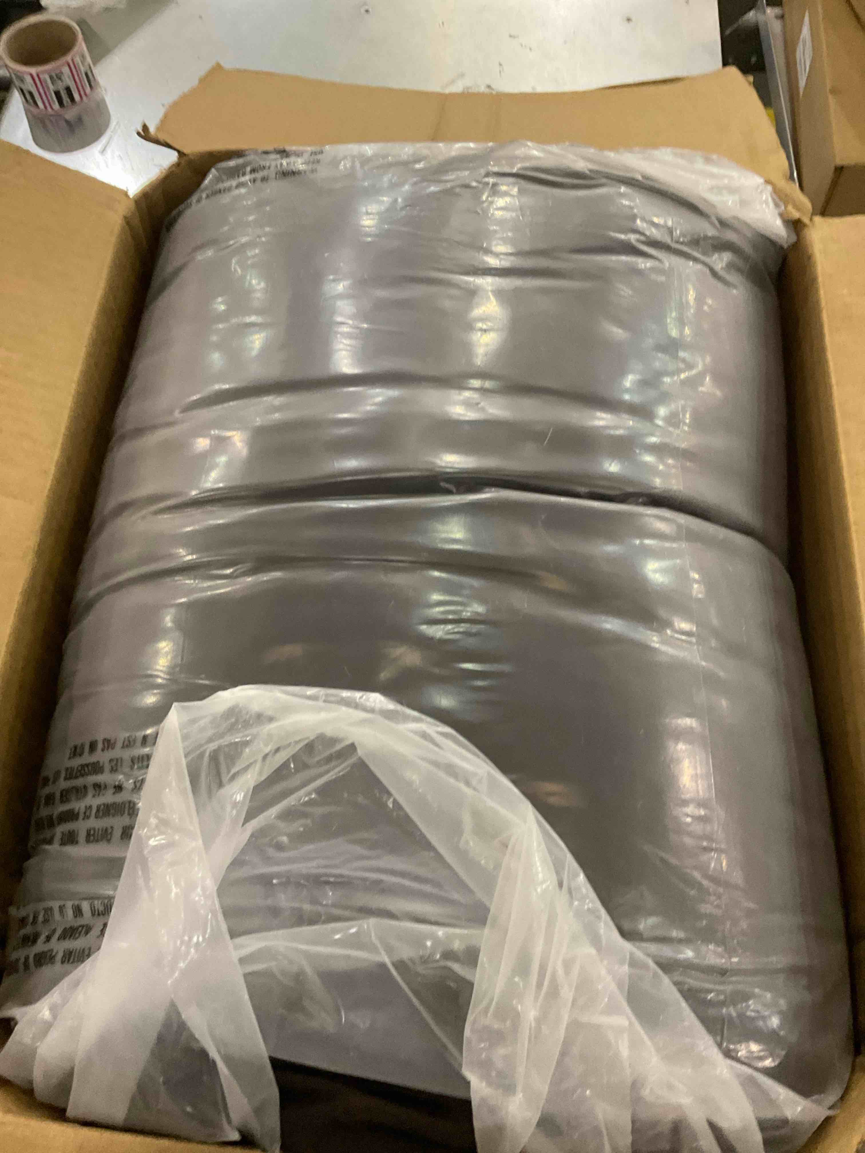 https://s3.amazonaws.com/lotting-images-prod/bidfta/EXS00780610_1701704966607.jpeg