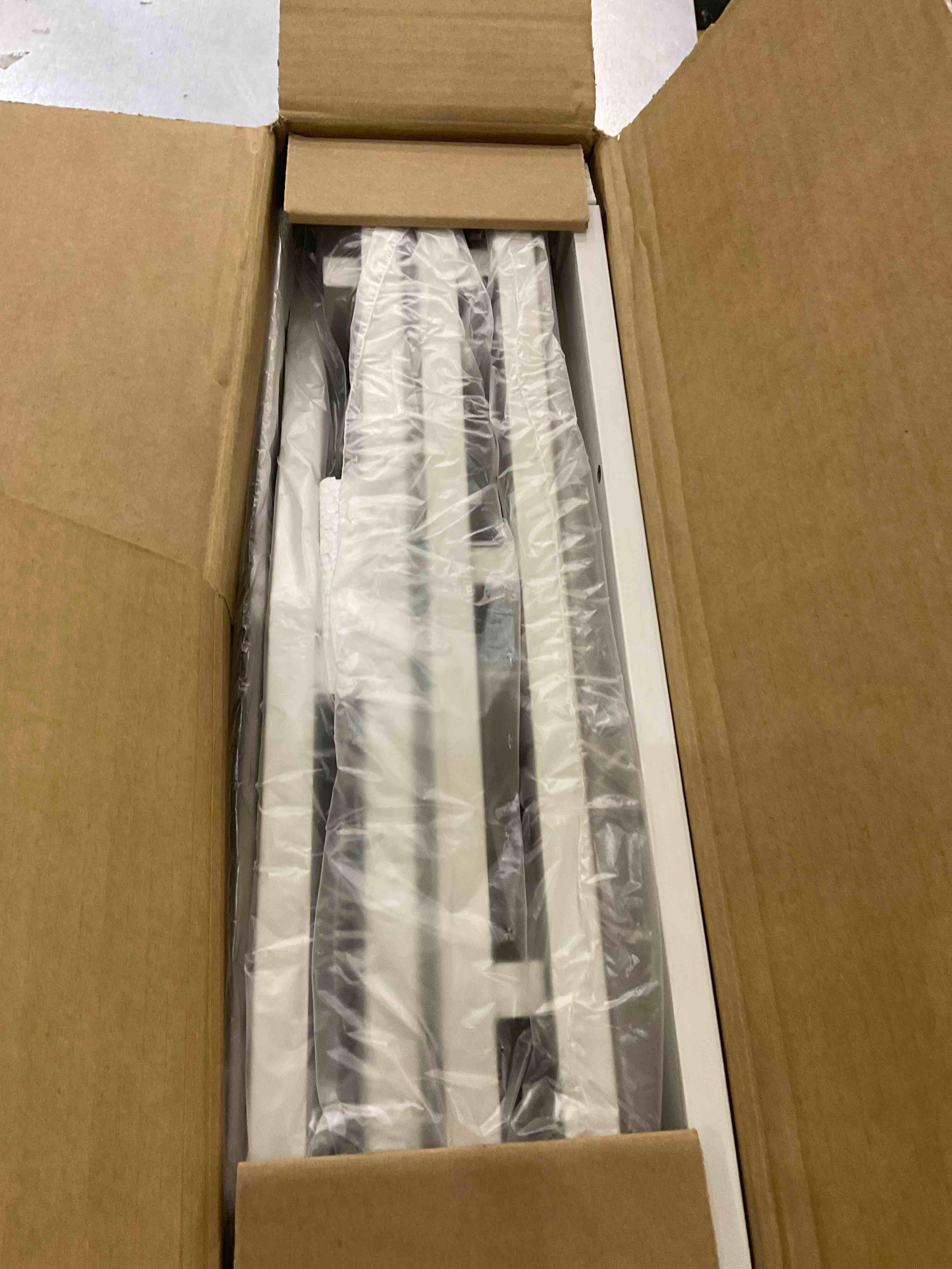 https://s3.amazonaws.com/lotting-images-prod/bidfta/EXS00780728_1701719743203.jpeg