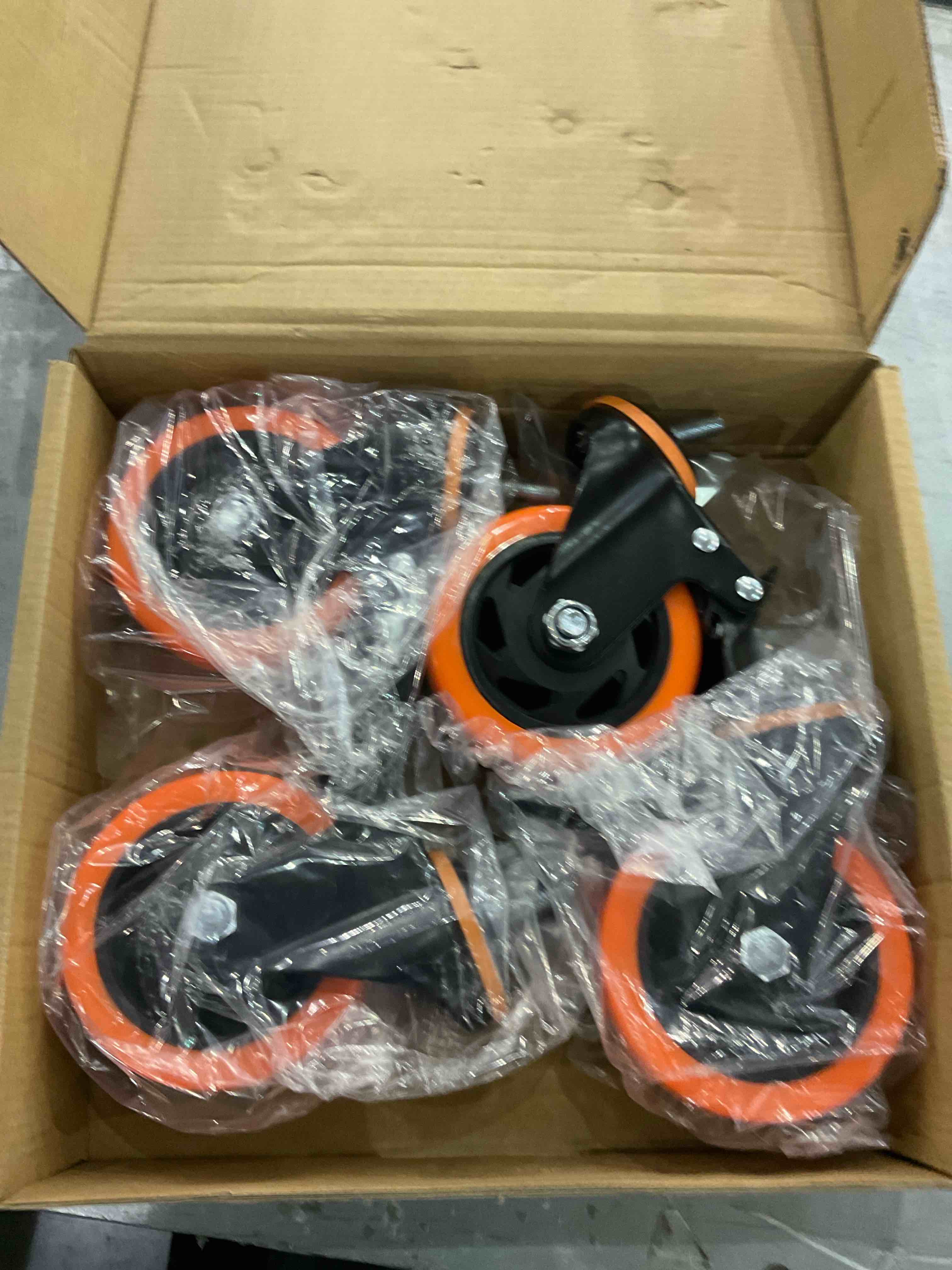 https://s3.amazonaws.com/lotting-images-prod/bidfta/EXS00780749_1701778787114.jpeg