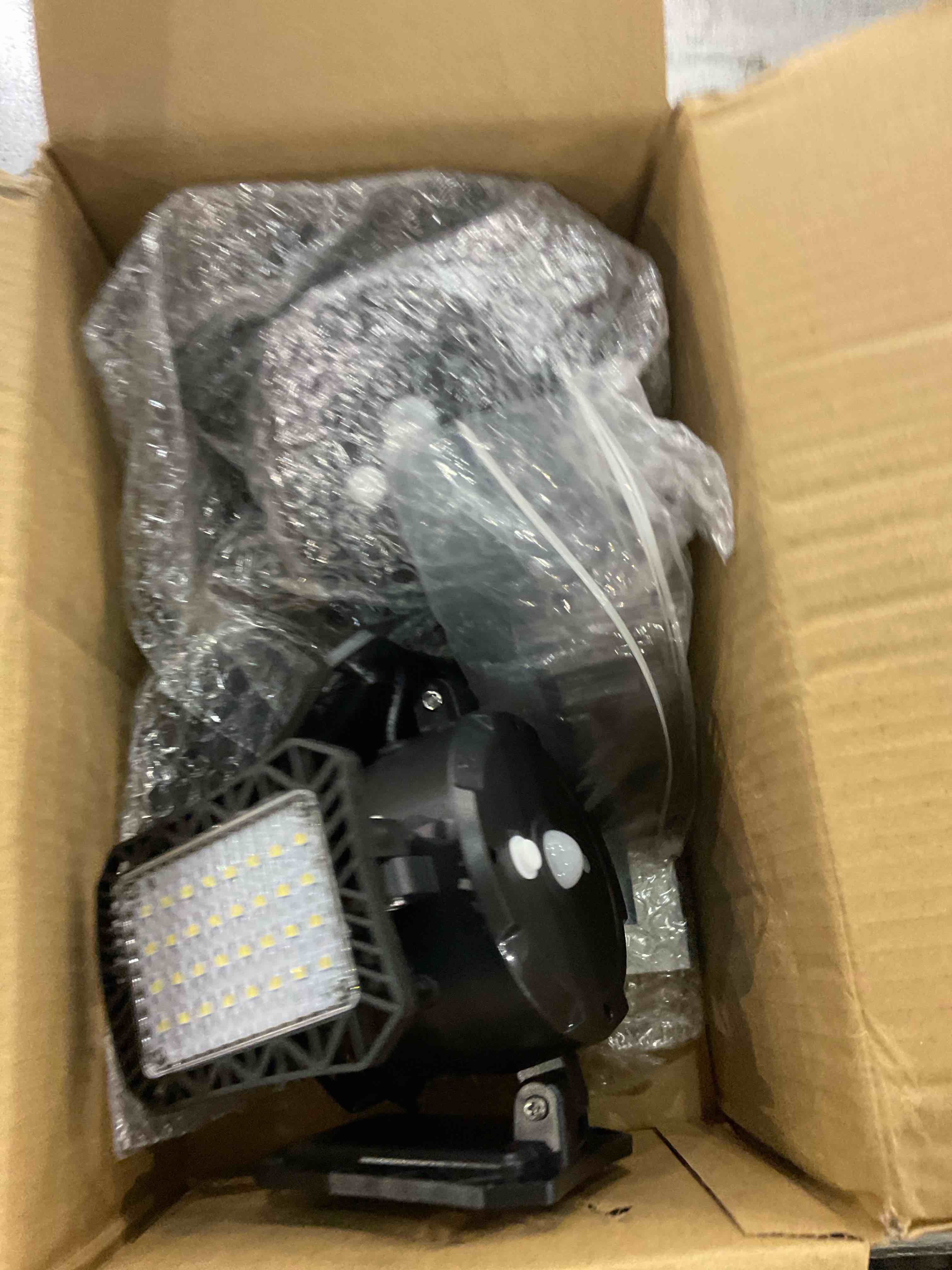 https://s3.amazonaws.com/lotting-images-prod/bidfta/EXS00780770_1701780797612.jpeg