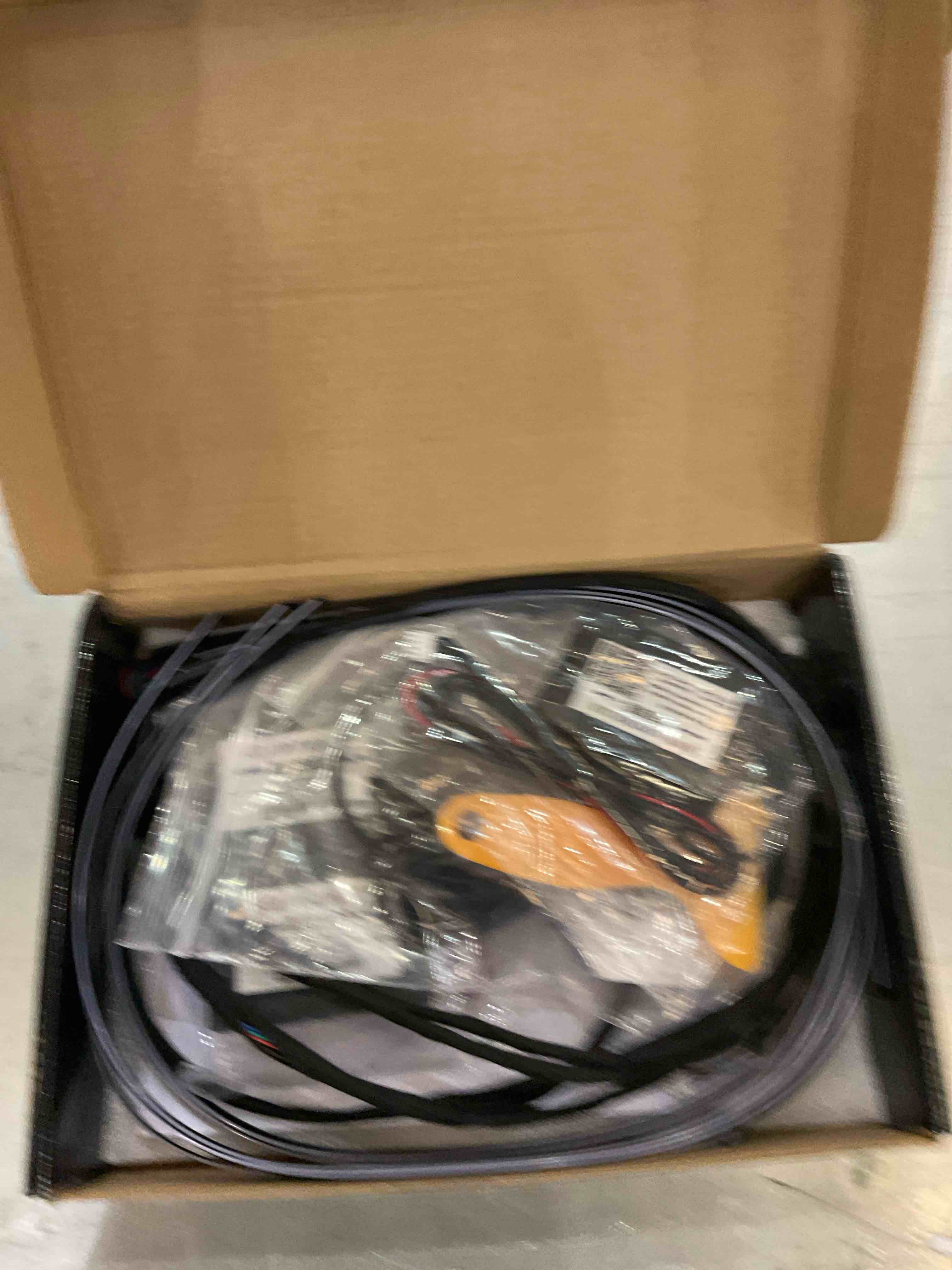 https://s3.amazonaws.com/lotting-images-prod/bidfta/EXS00780885_1701795124414.jpeg