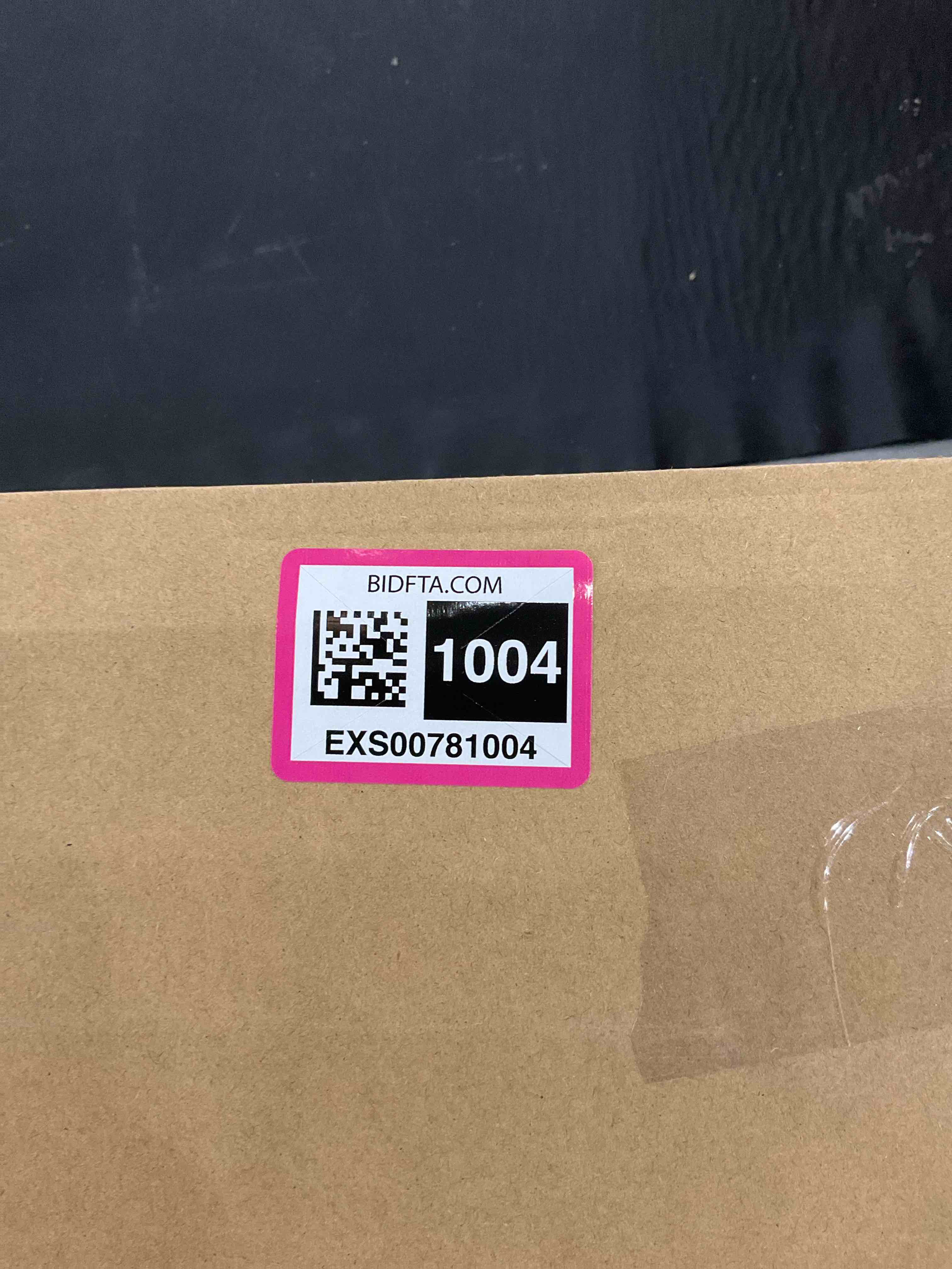 https://s3.amazonaws.com/lotting-images-prod/bidfta/EXS00781004_1701790519261.jpeg