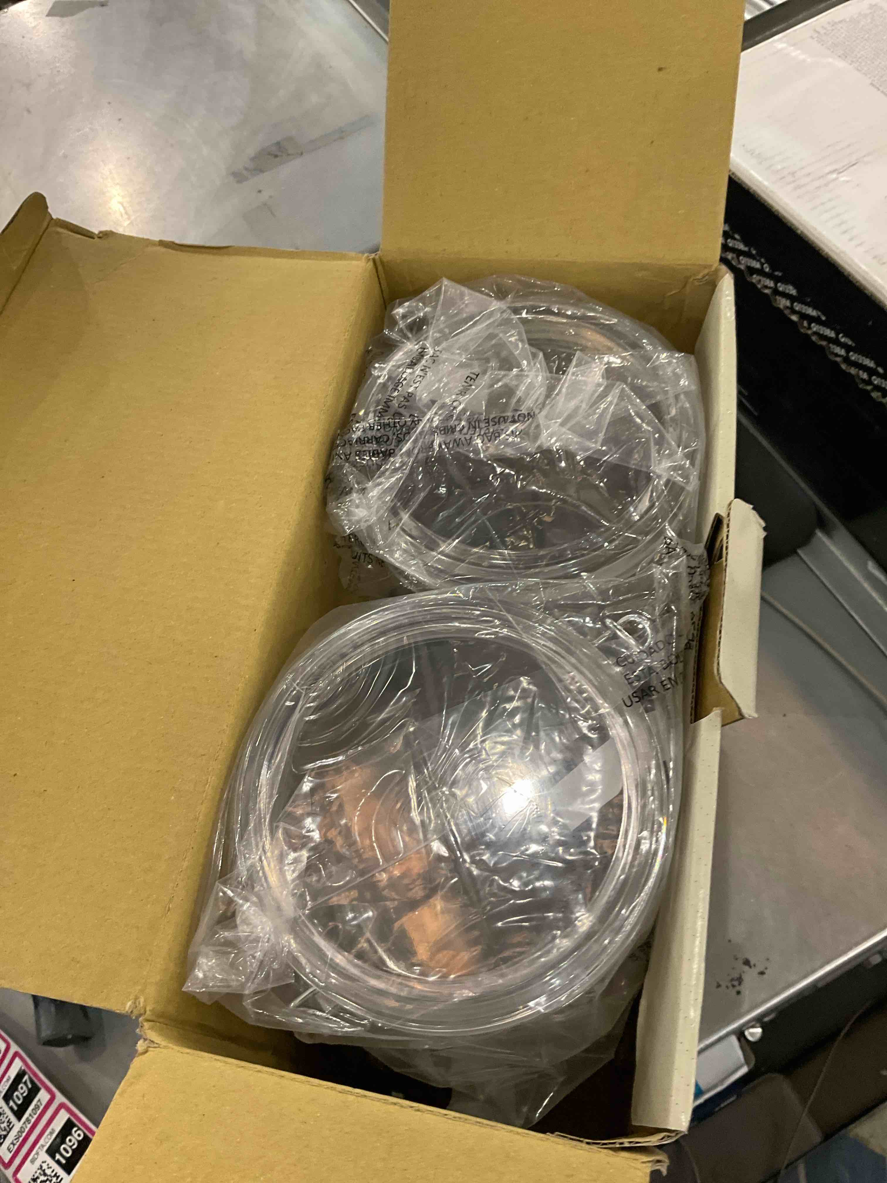 https://s3.amazonaws.com/lotting-images-prod/bidfta/EXS00781092_1701807196576.jpeg