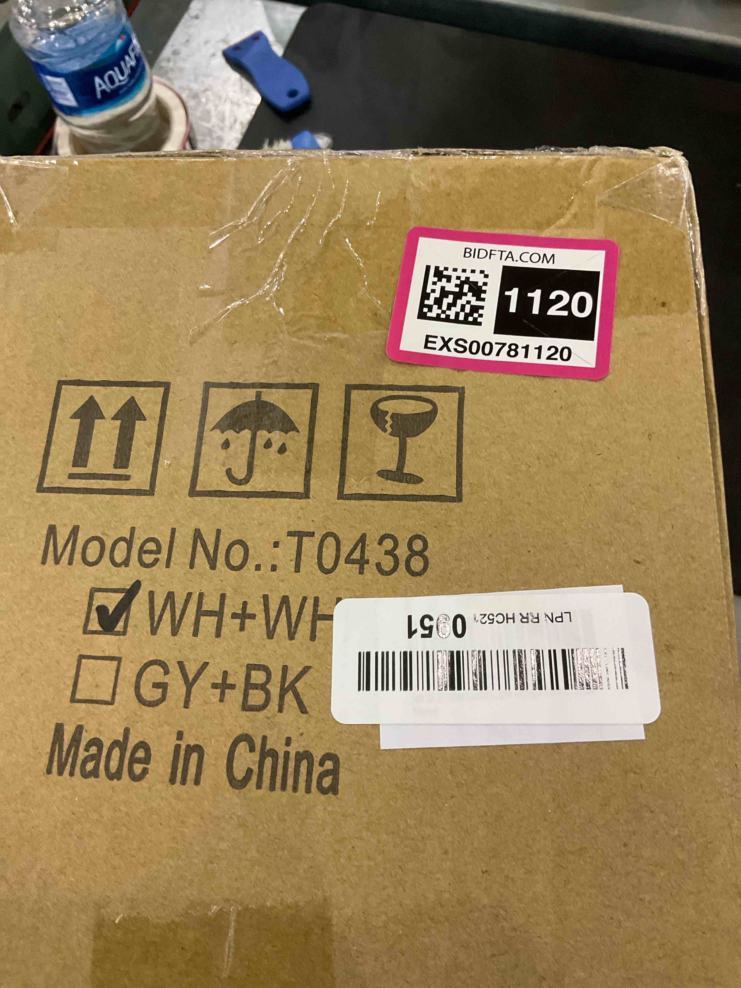 https://s3.amazonaws.com/lotting-images-prod/bidfta/EXS00781120_1701866753597.jpeg