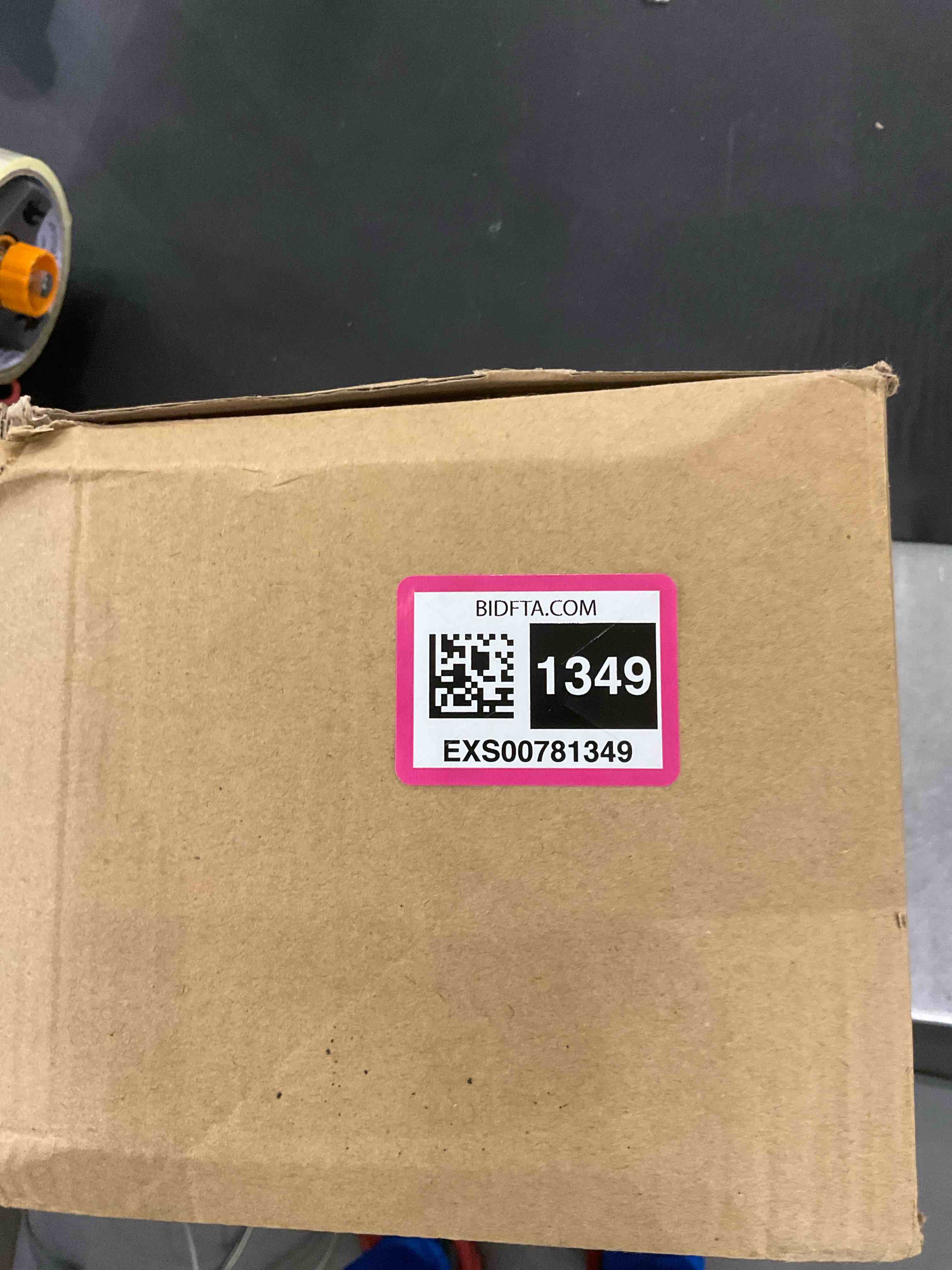 https://s3.amazonaws.com/lotting-images-prod/bidfta/EXS00781349_1702305697577.jpeg
