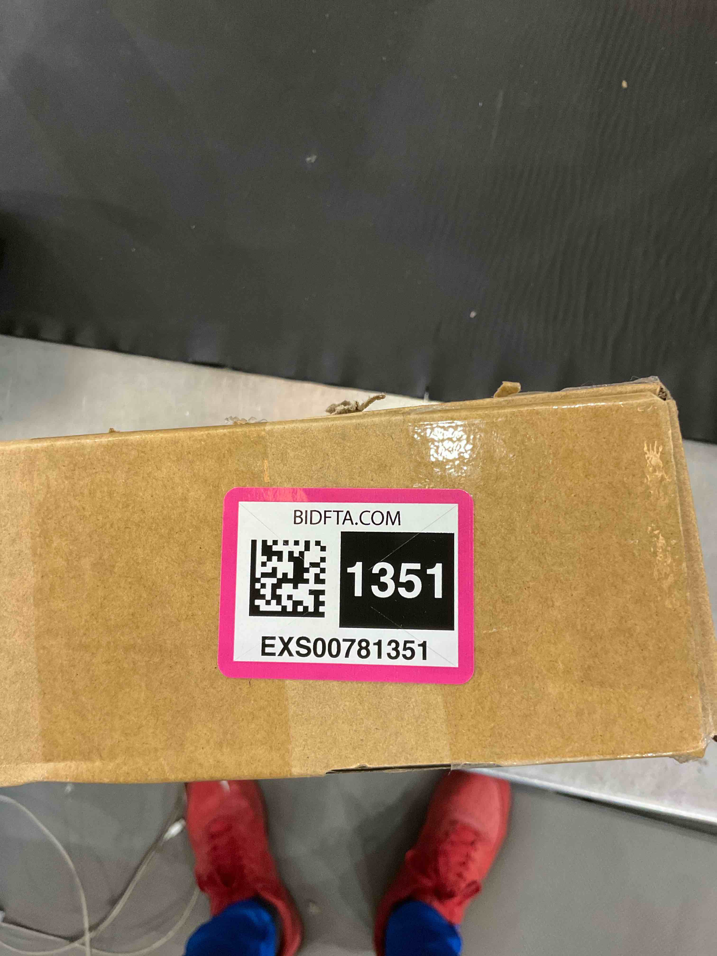 https://s3.amazonaws.com/lotting-images-prod/bidfta/EXS00781351_1702305857249.jpeg