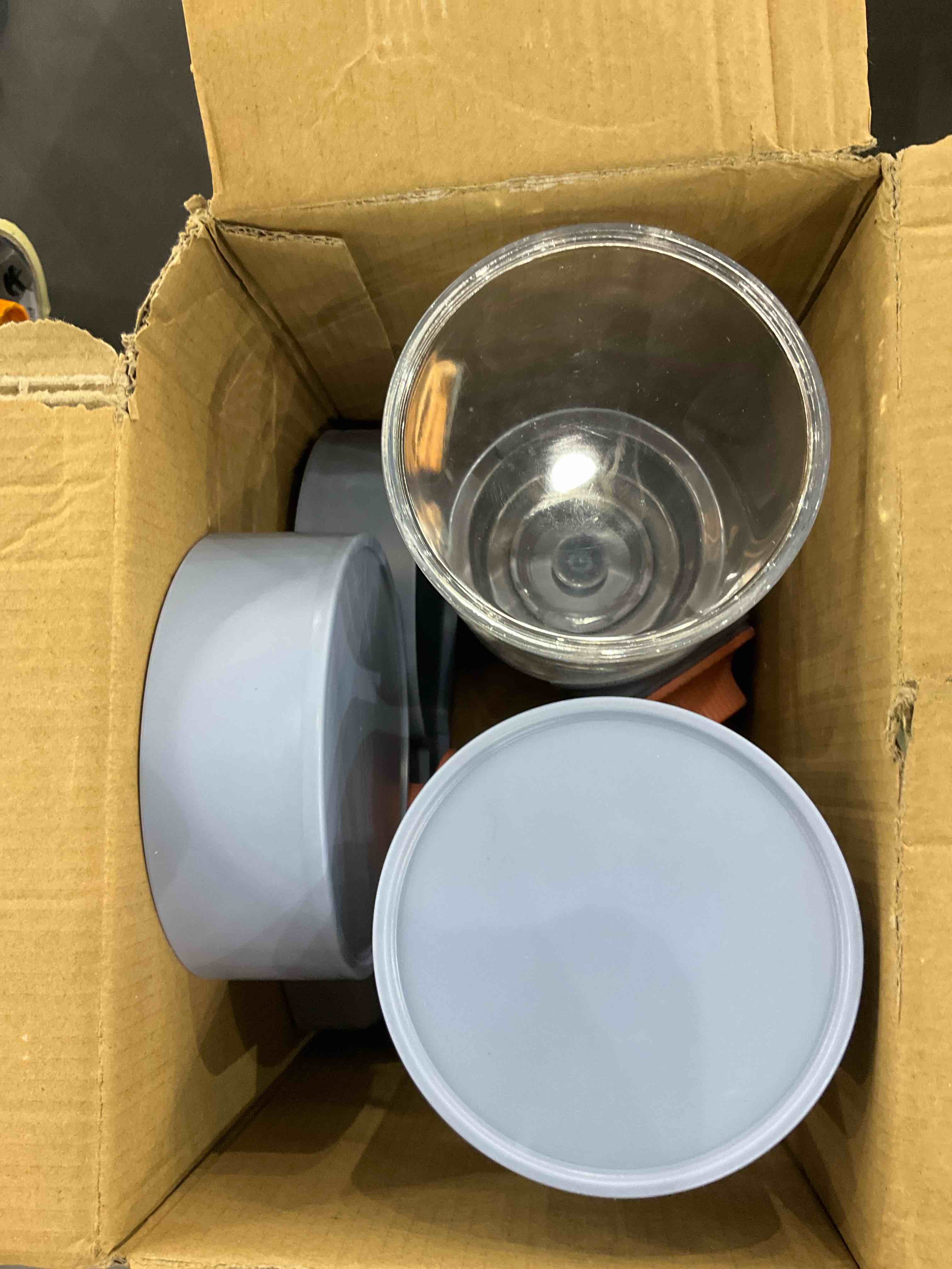 https://s3.amazonaws.com/lotting-images-prod/bidfta/EXS00781352_1702305955826.jpeg