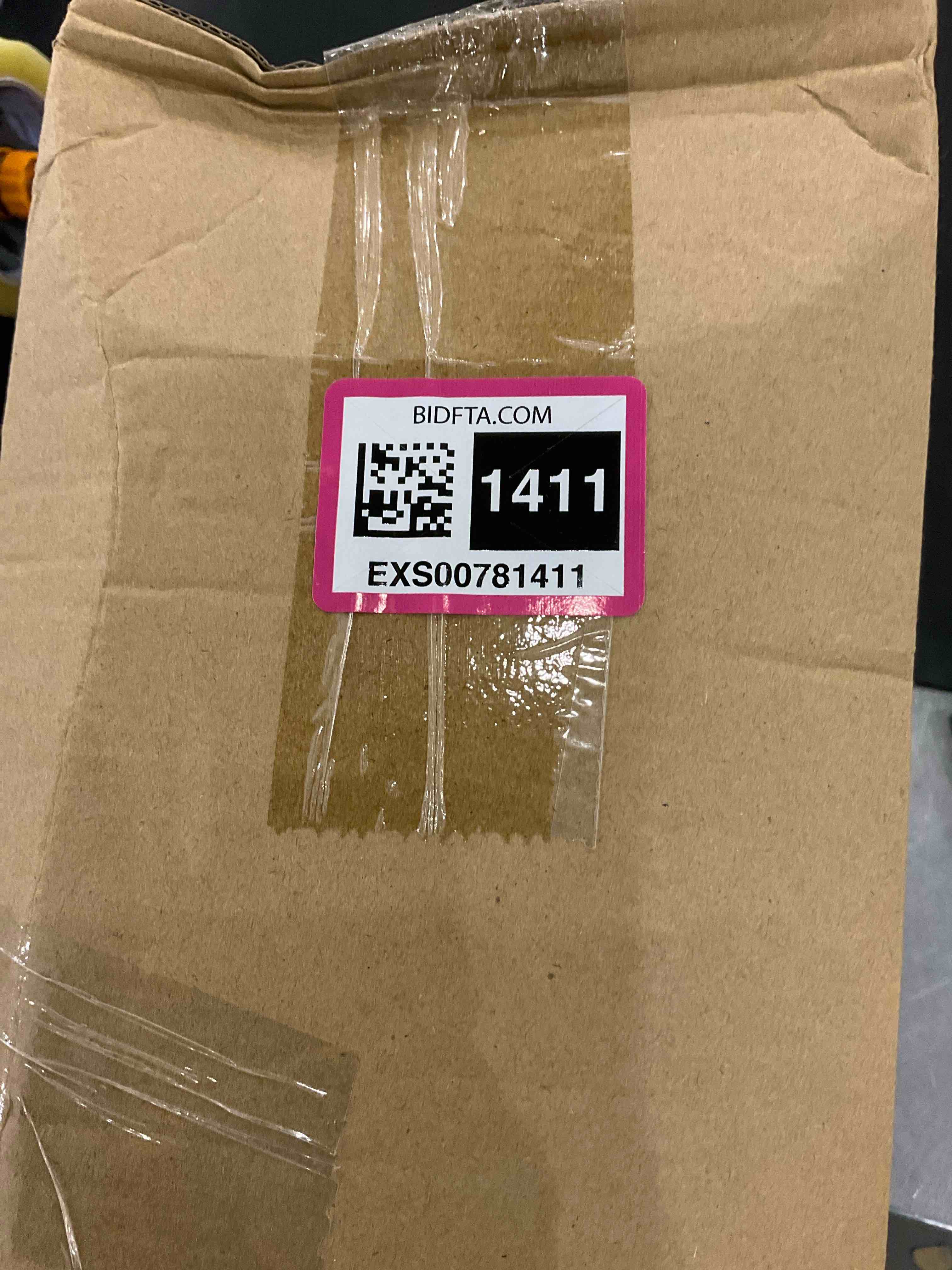 https://s3.amazonaws.com/lotting-images-prod/bidfta/EXS00781411_1702387786828.jpeg