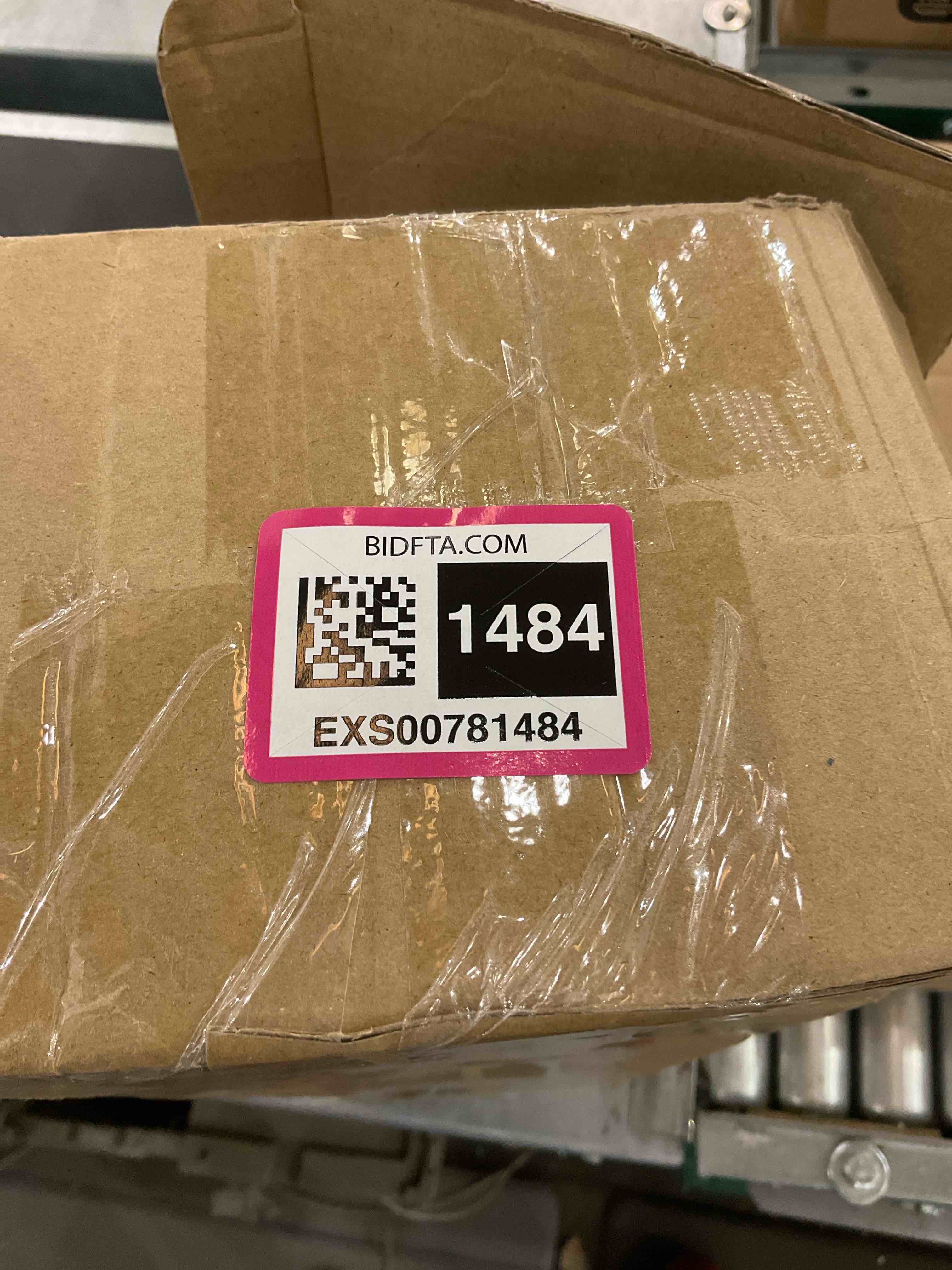 https://s3.amazonaws.com/lotting-images-prod/bidfta/EXS00781484_1702398986388.jpeg