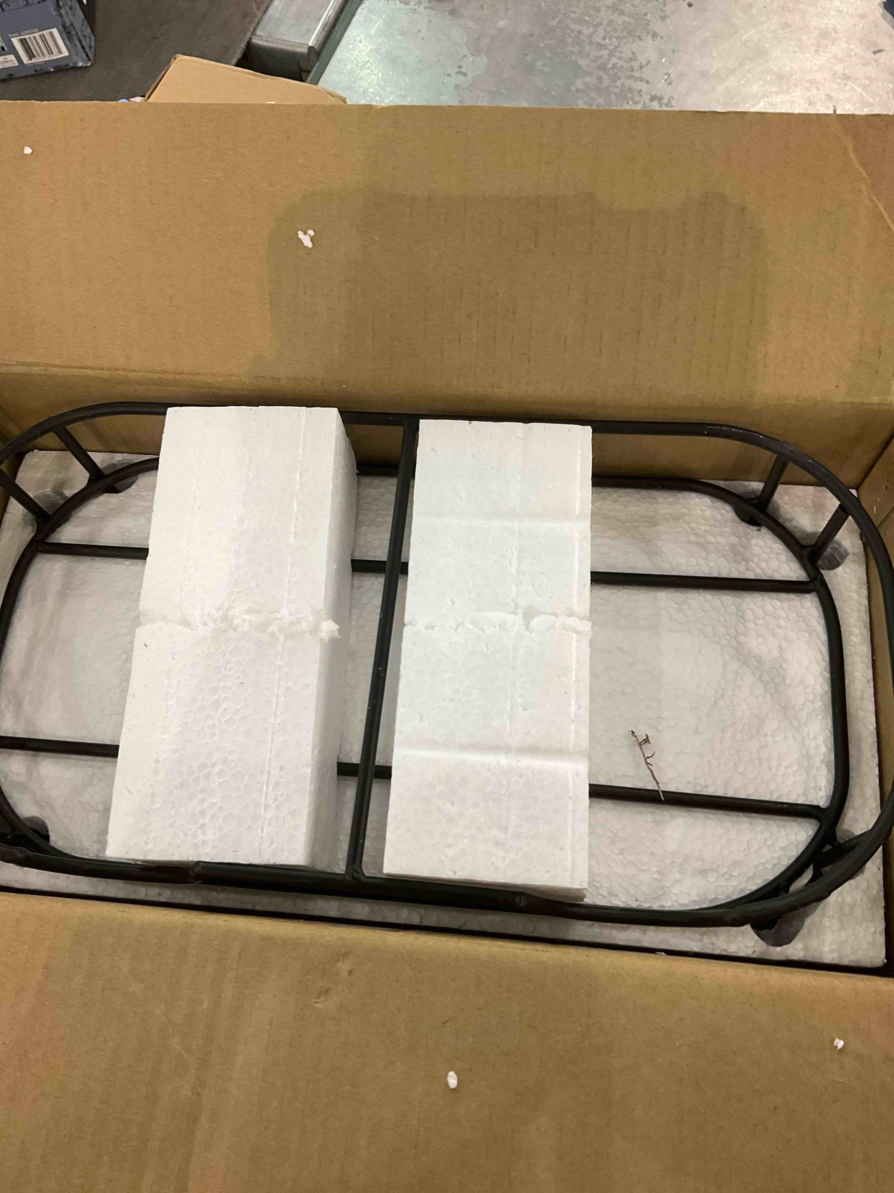 https://s3.amazonaws.com/lotting-images-prod/bidfta/EXS00781566_1701694551052.jpeg