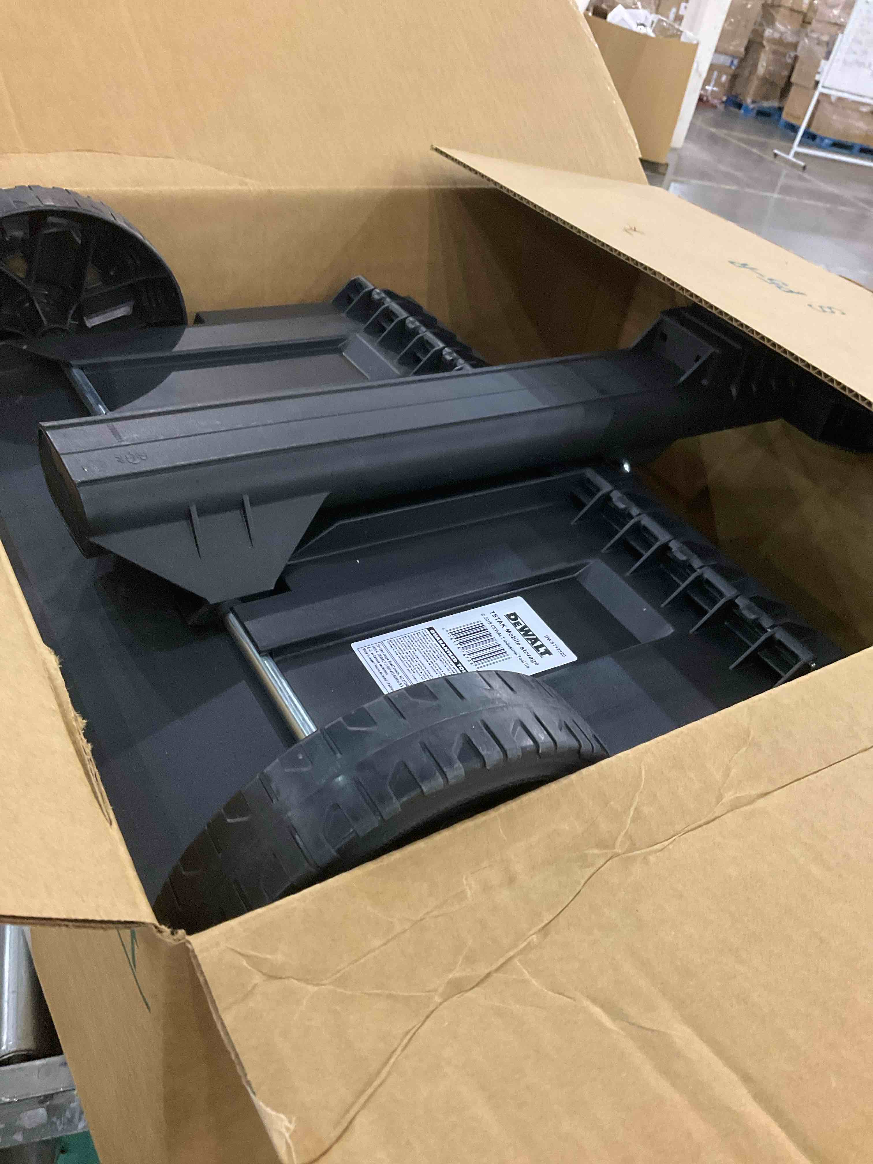 https://s3.amazonaws.com/lotting-images-prod/bidfta/EXS00781571_1701694906814.jpeg