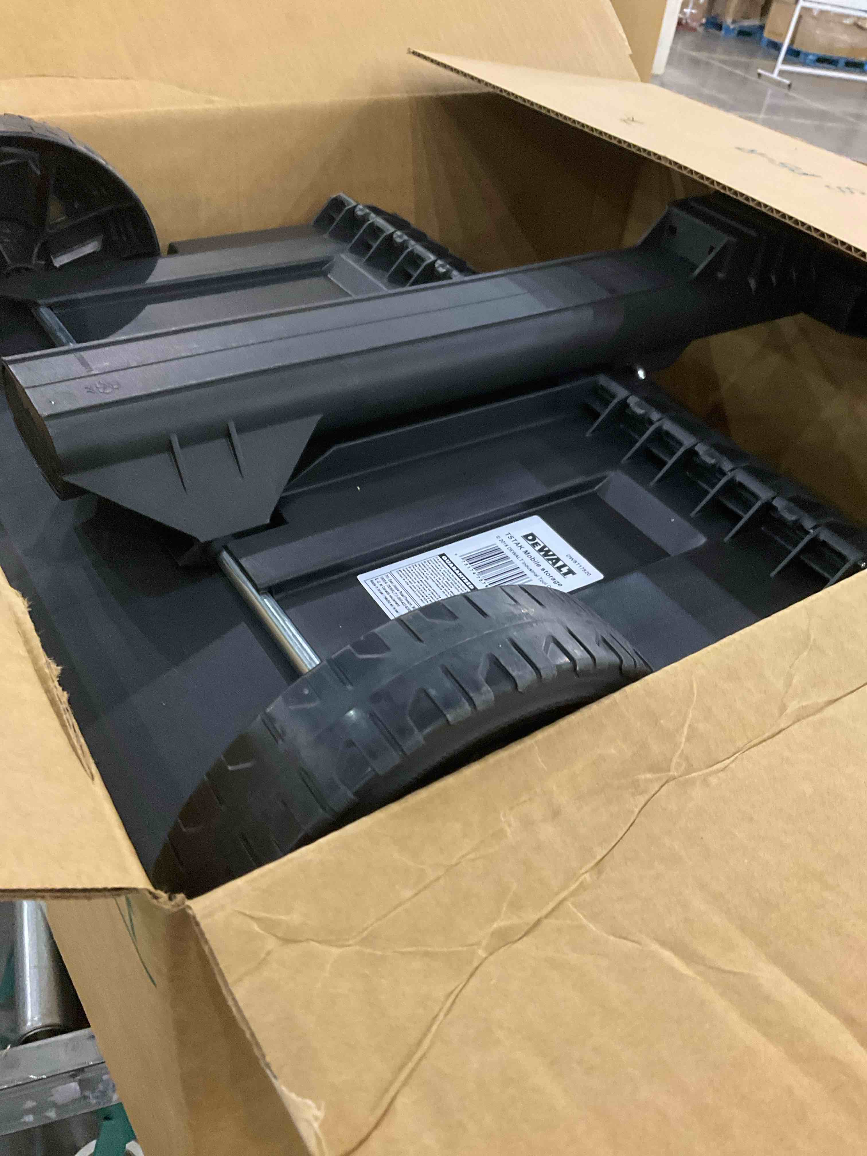 https://s3.amazonaws.com/lotting-images-prod/bidfta/EXS00781571_1701694909992.jpeg