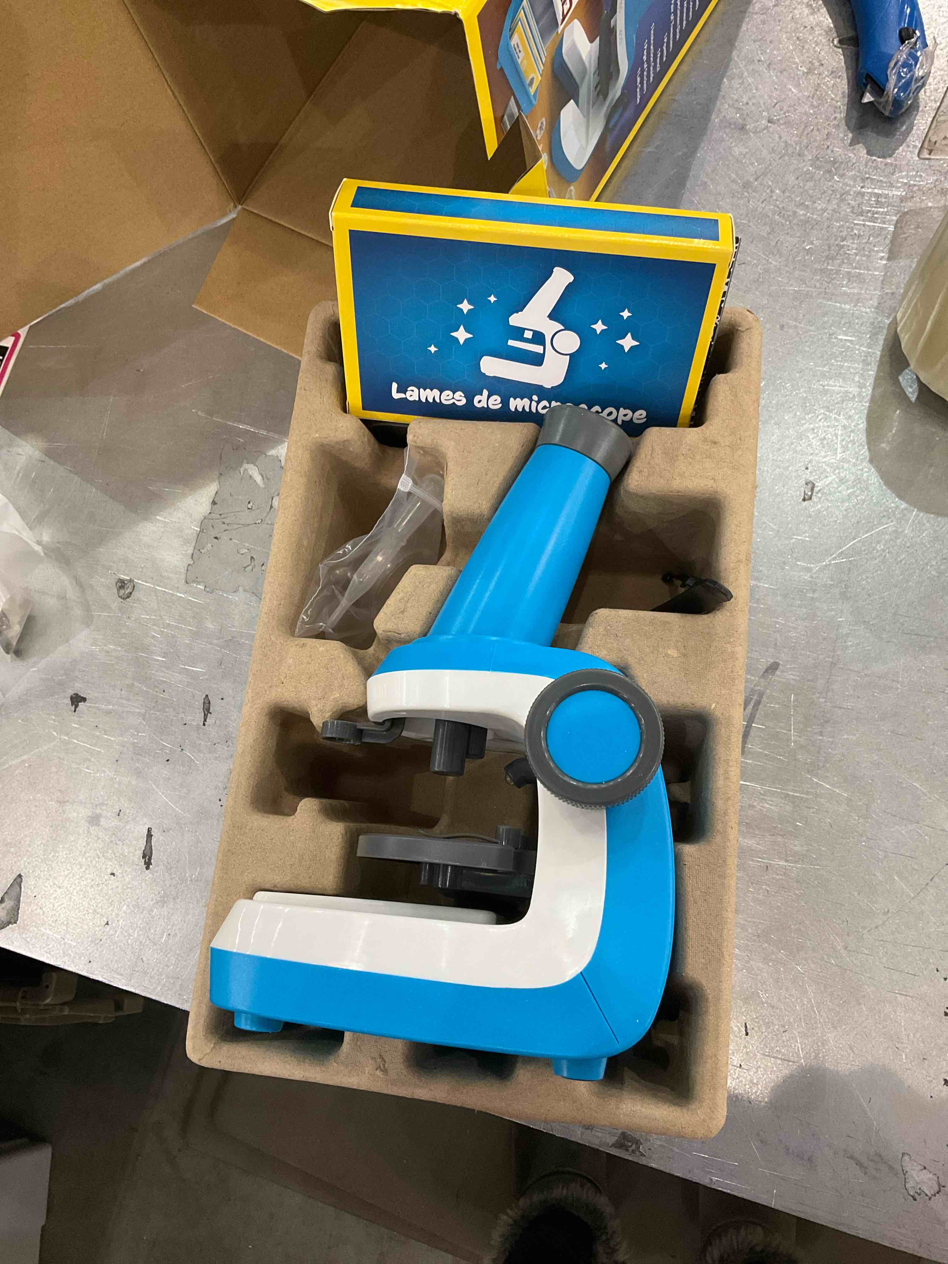 https://s3.amazonaws.com/lotting-images-prod/bidfta/EXS00781605_1701700288301.jpeg