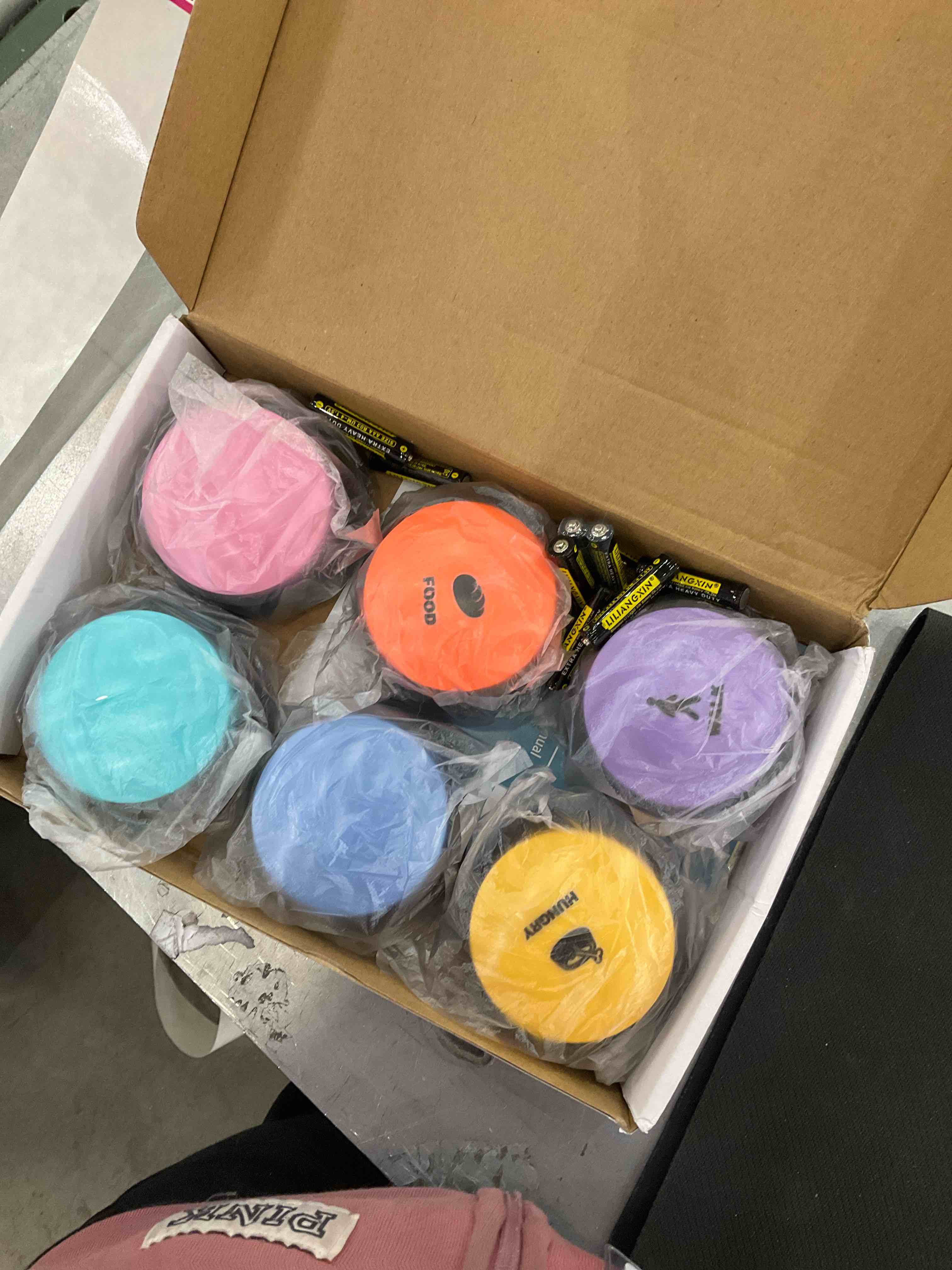 https://s3.amazonaws.com/lotting-images-prod/bidfta/EXS00781677_1701706185166.jpeg