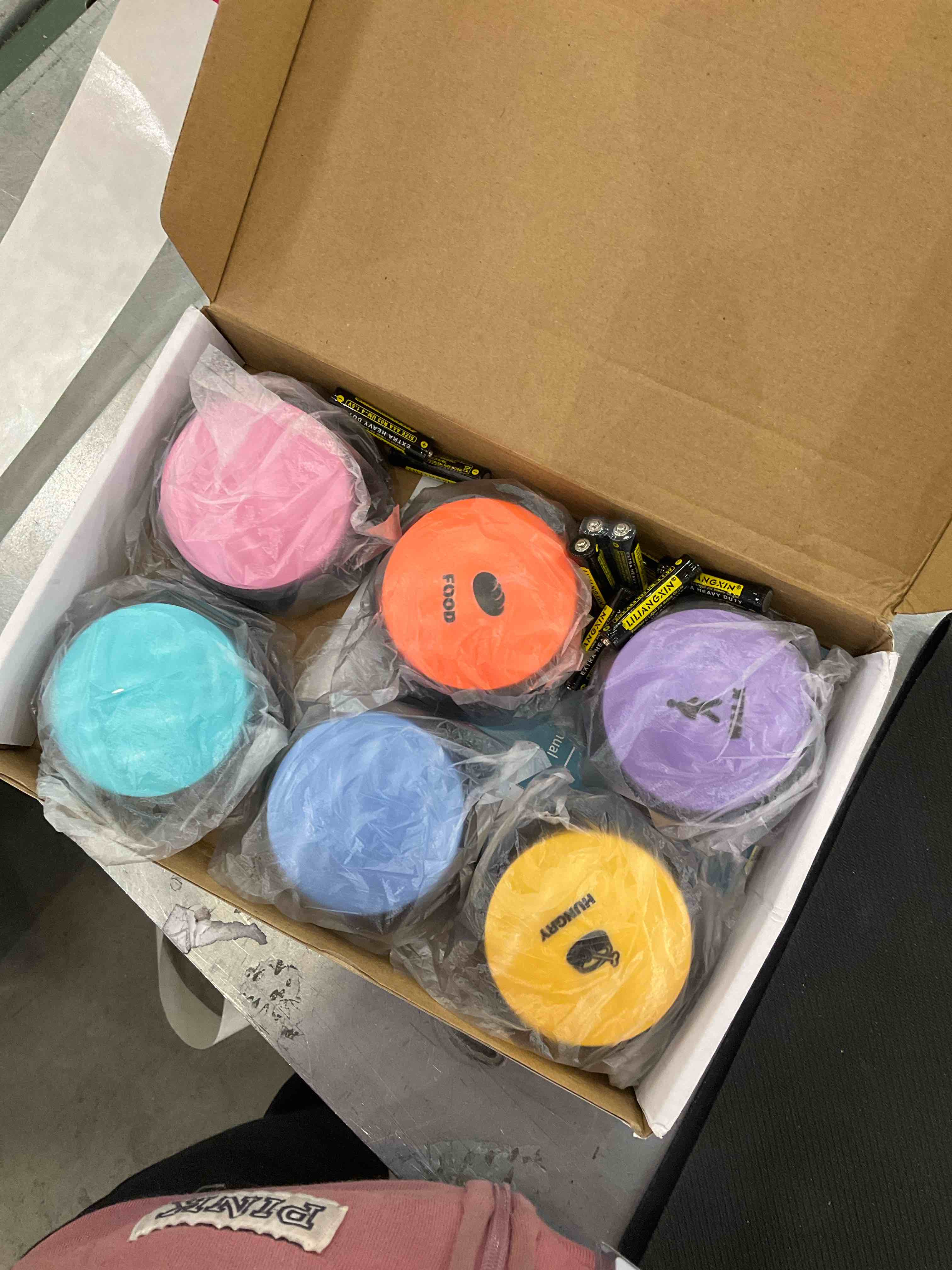 https://s3.amazonaws.com/lotting-images-prod/bidfta/EXS00781677_1701706188198.jpeg