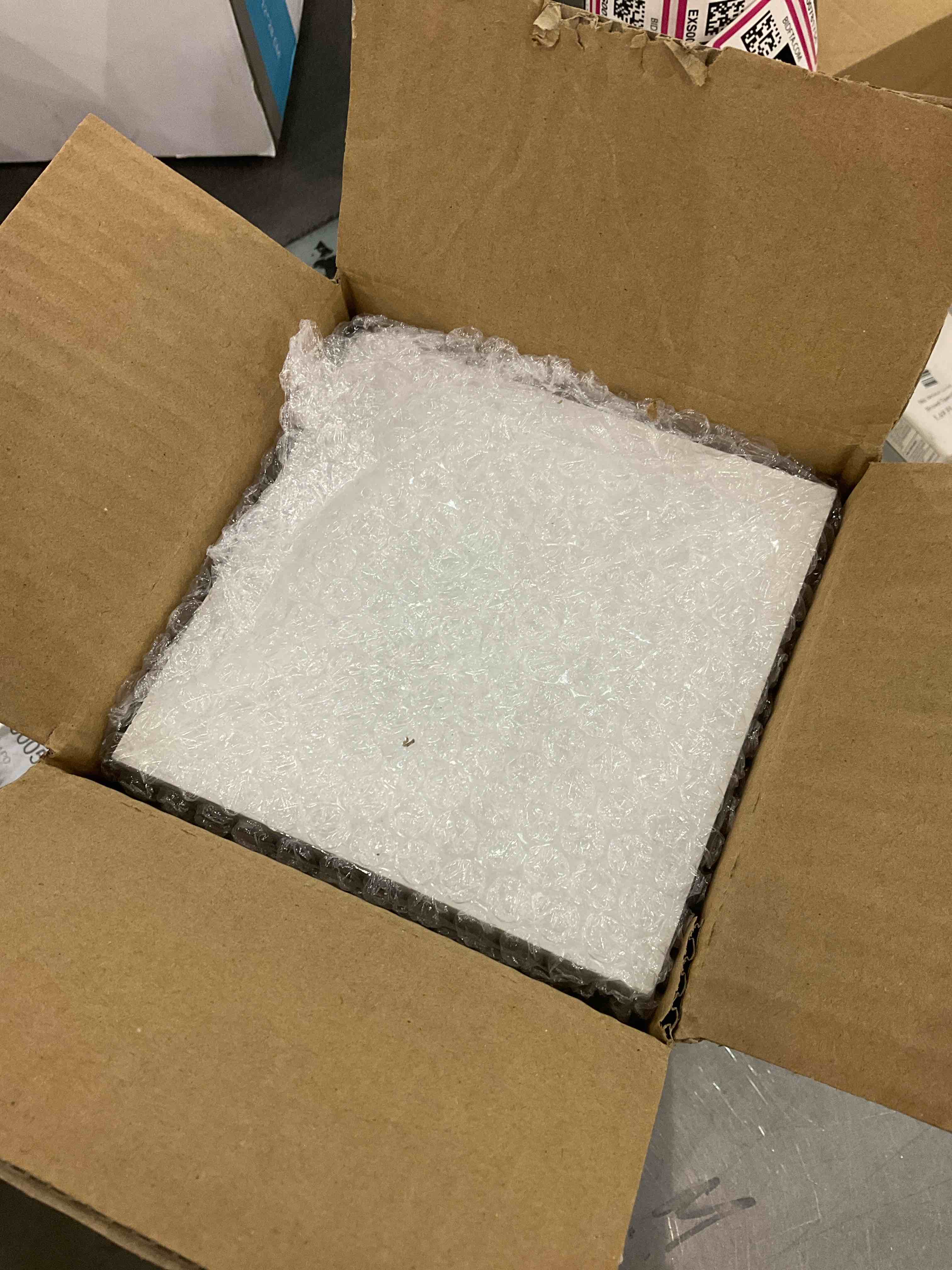 https://s3.amazonaws.com/lotting-images-prod/bidfta/EXS00781751_1701714367382.jpeg