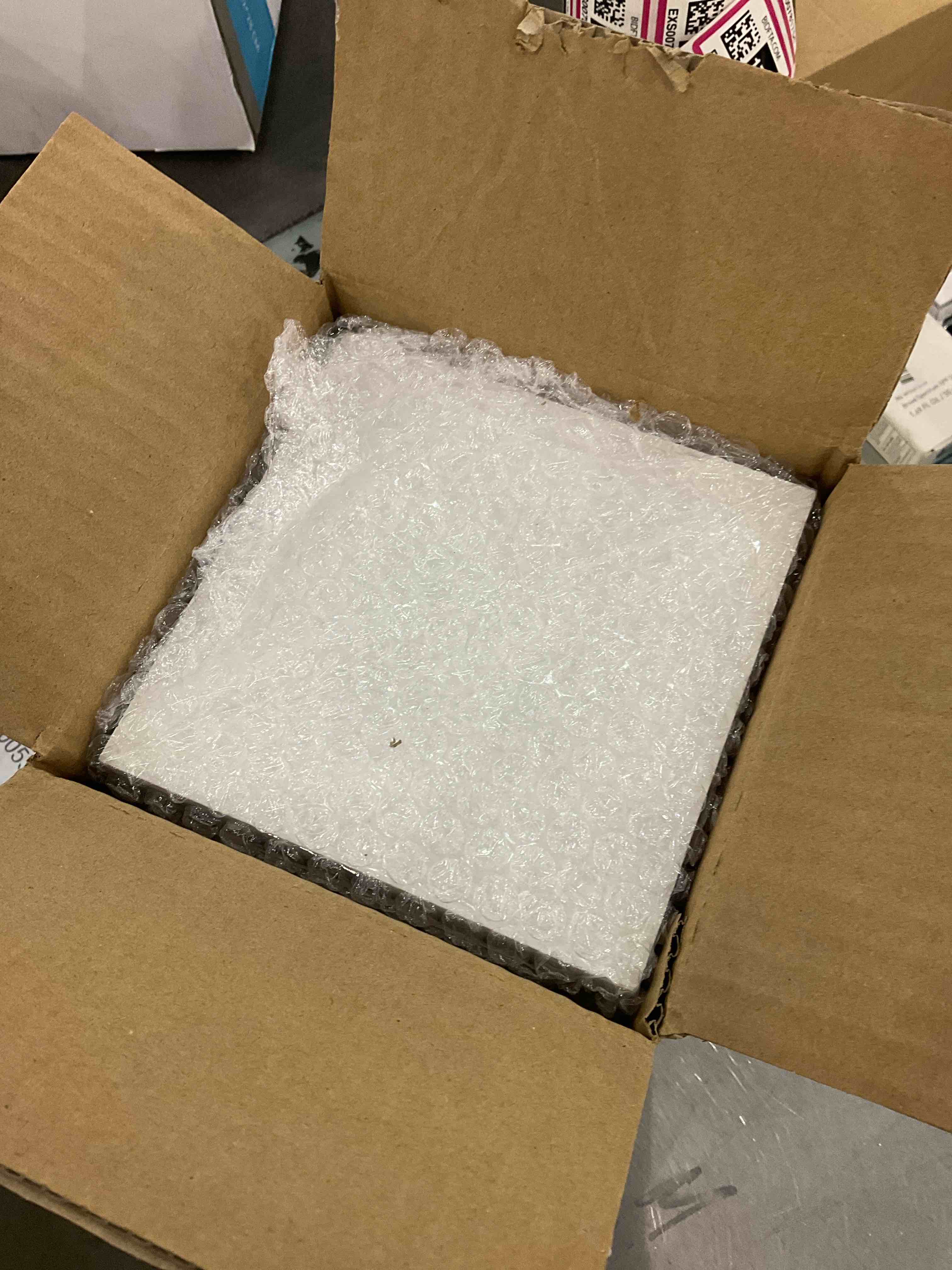 https://s3.amazonaws.com/lotting-images-prod/bidfta/EXS00781751_1701714368711.jpeg