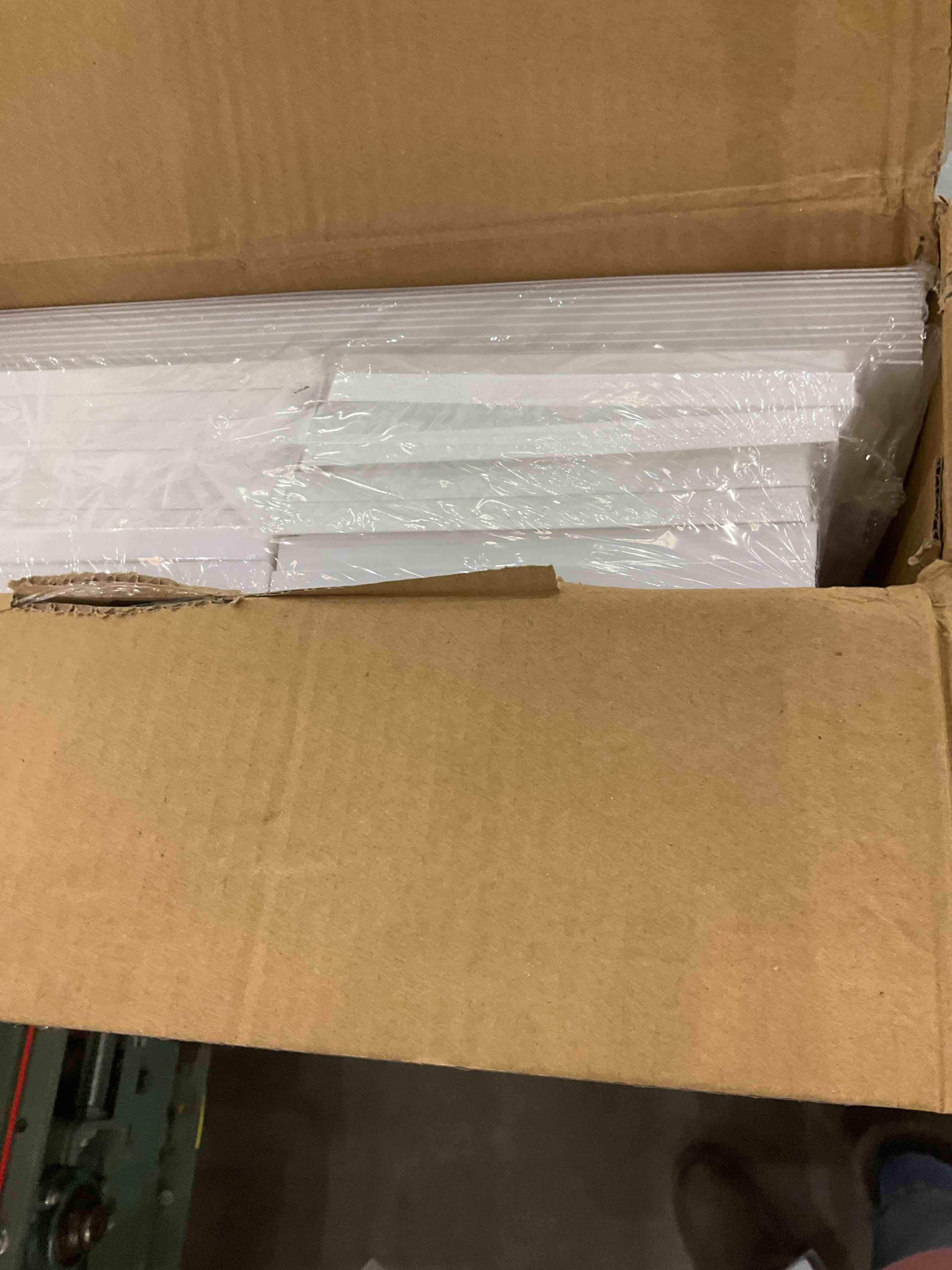 https://s3.amazonaws.com/lotting-images-prod/bidfta/EXS00781948_1701788456850.jpeg