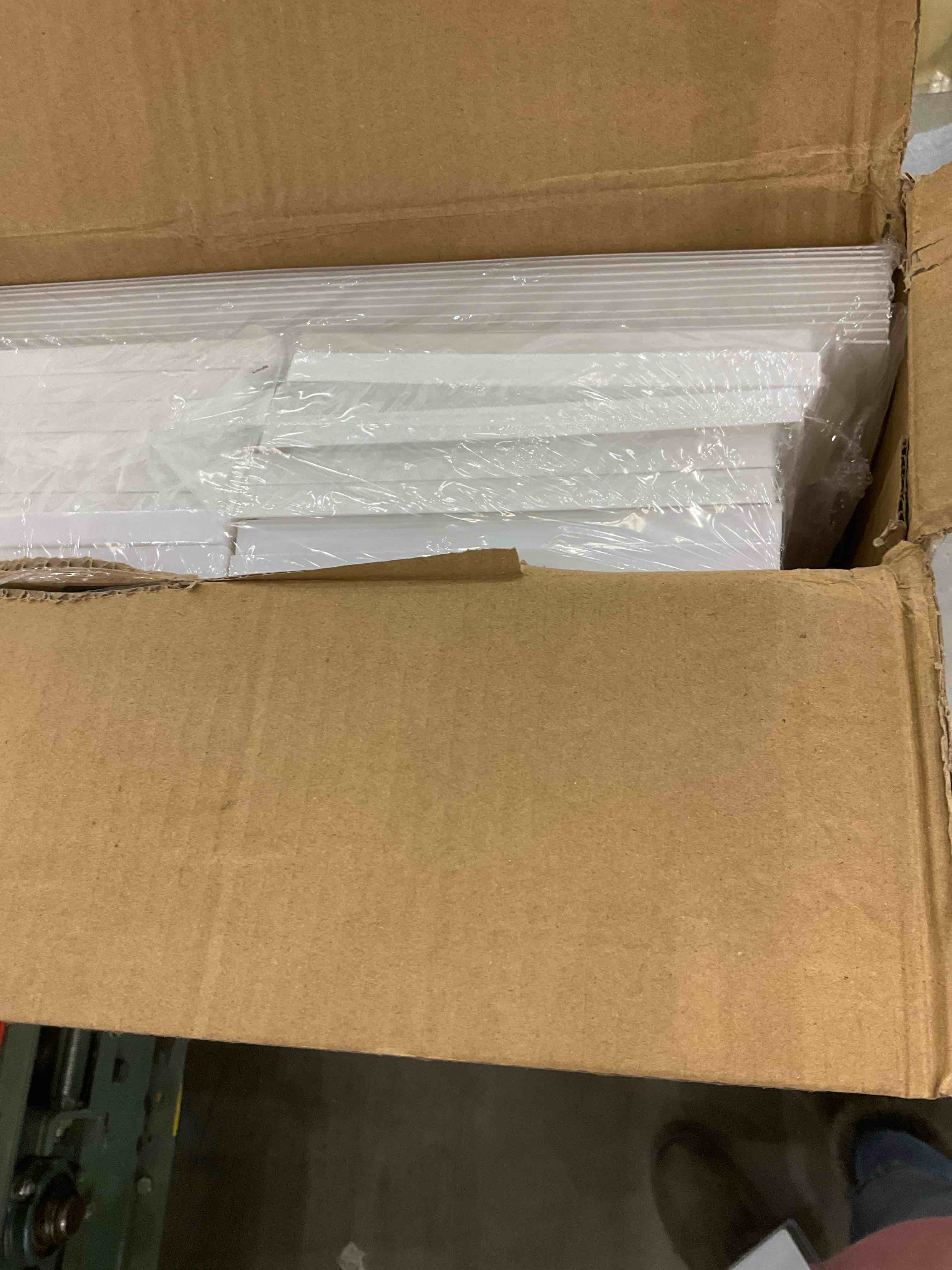 https://s3.amazonaws.com/lotting-images-prod/bidfta/EXS00781948_1701788458206.jpeg