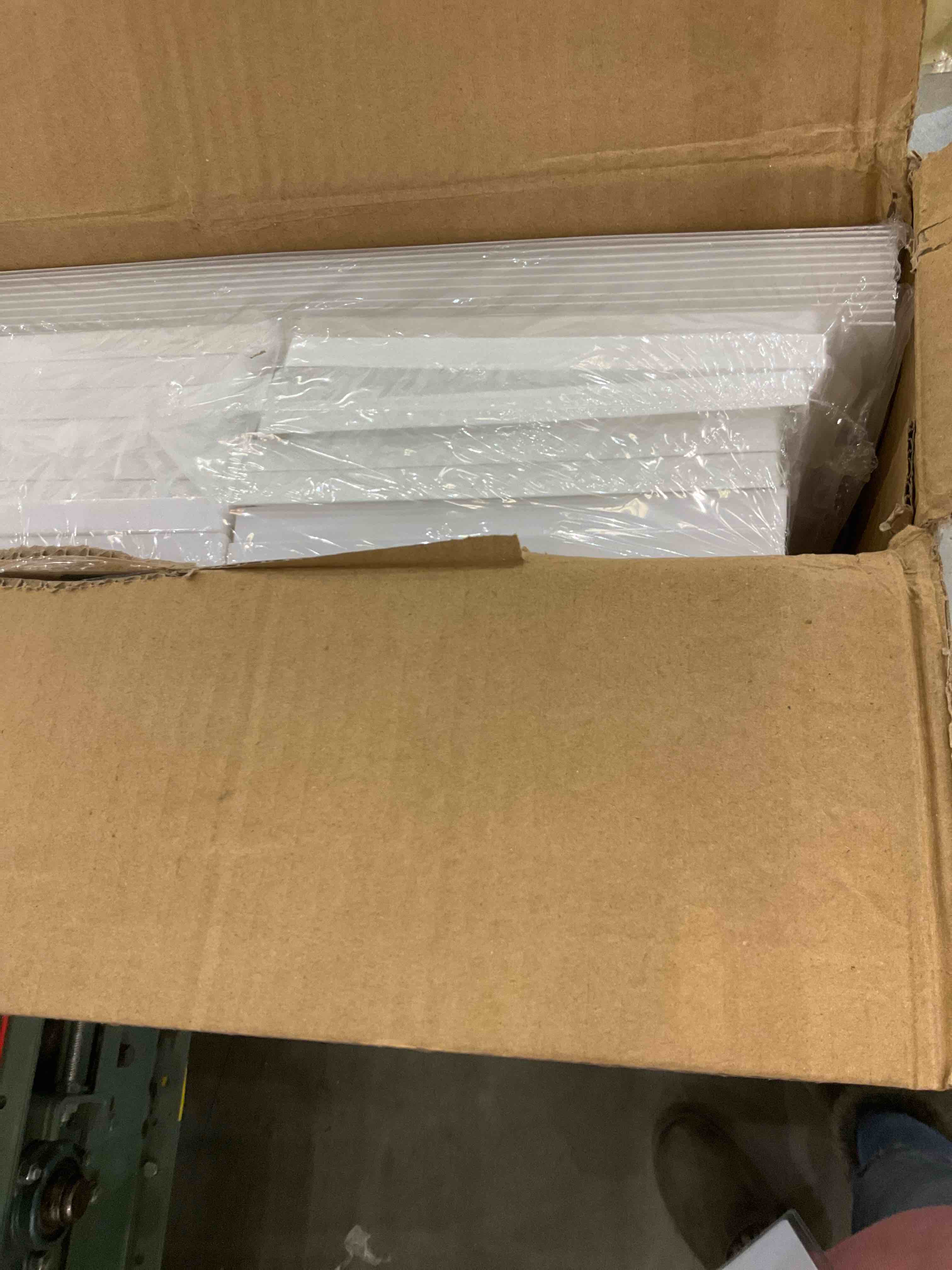 https://s3.amazonaws.com/lotting-images-prod/bidfta/EXS00781948_1701788460417.jpeg
