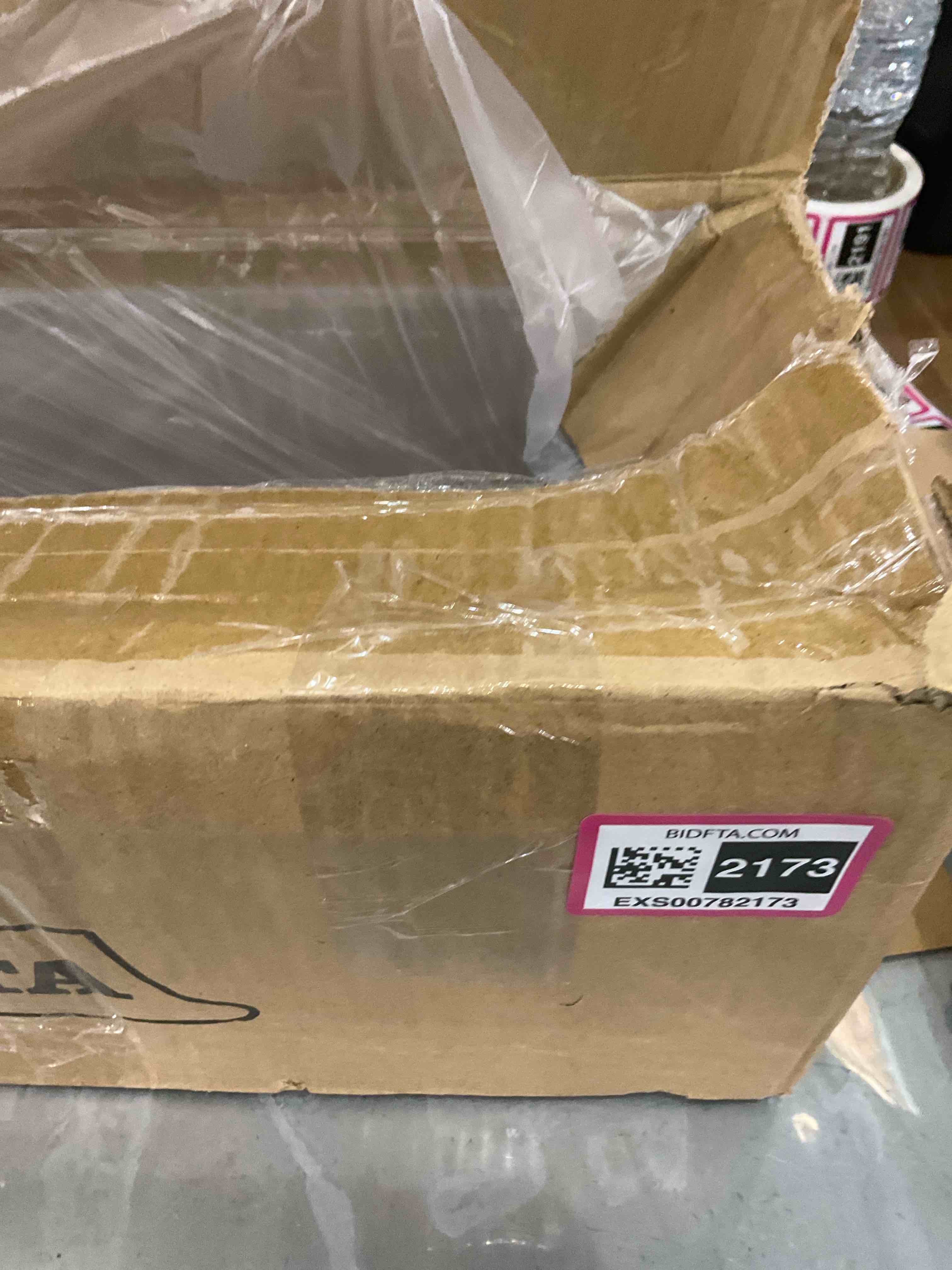 https://s3.amazonaws.com/lotting-images-prod/bidfta/EXS00782173_1701701650270.jpeg