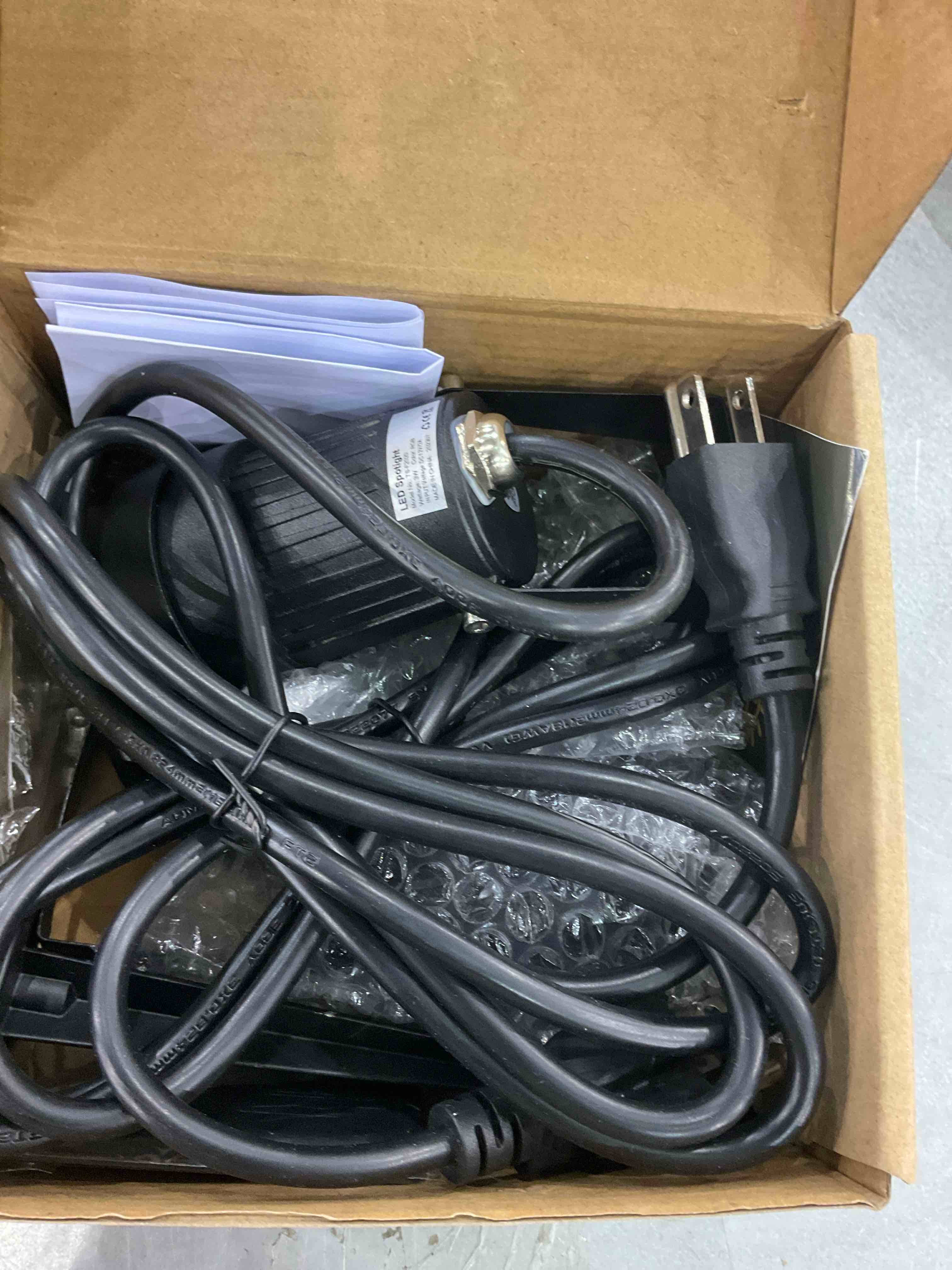 https://s3.amazonaws.com/lotting-images-prod/bidfta/EXS00782716_1701697197338.jpeg