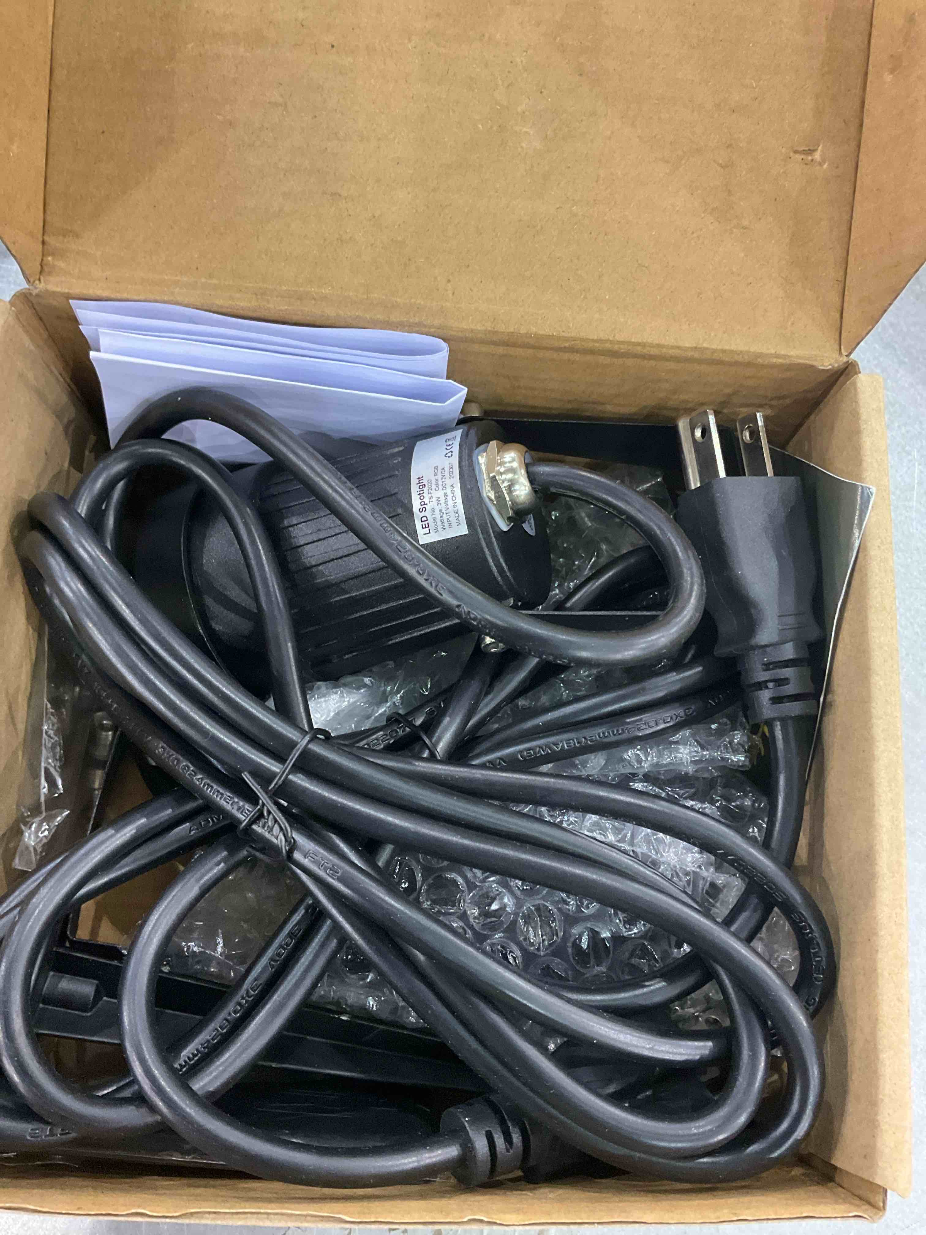 https://s3.amazonaws.com/lotting-images-prod/bidfta/EXS00782716_1701697198696.jpeg