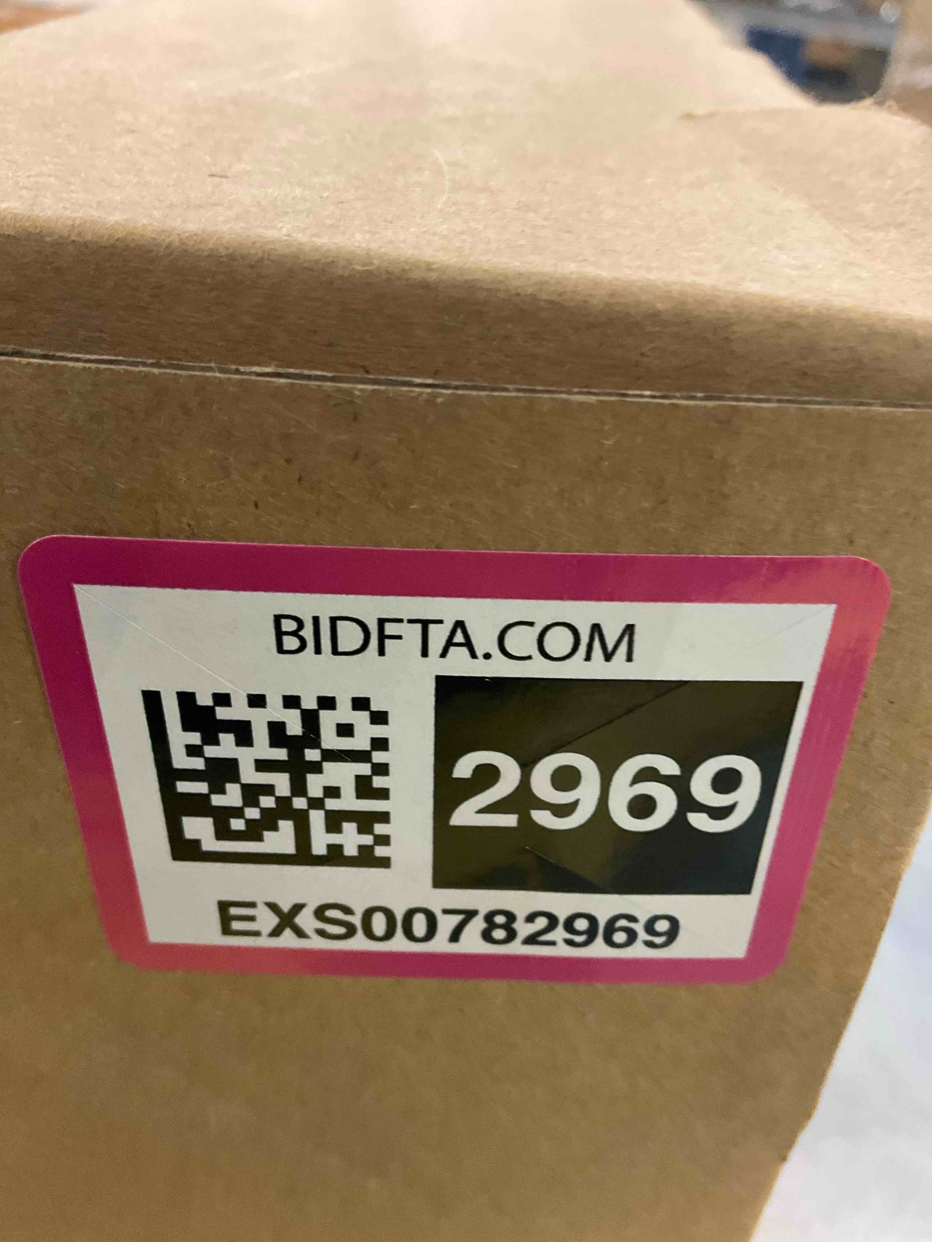 https://s3.amazonaws.com/lotting-images-prod/bidfta/EXS00782969_1701802075540.jpeg