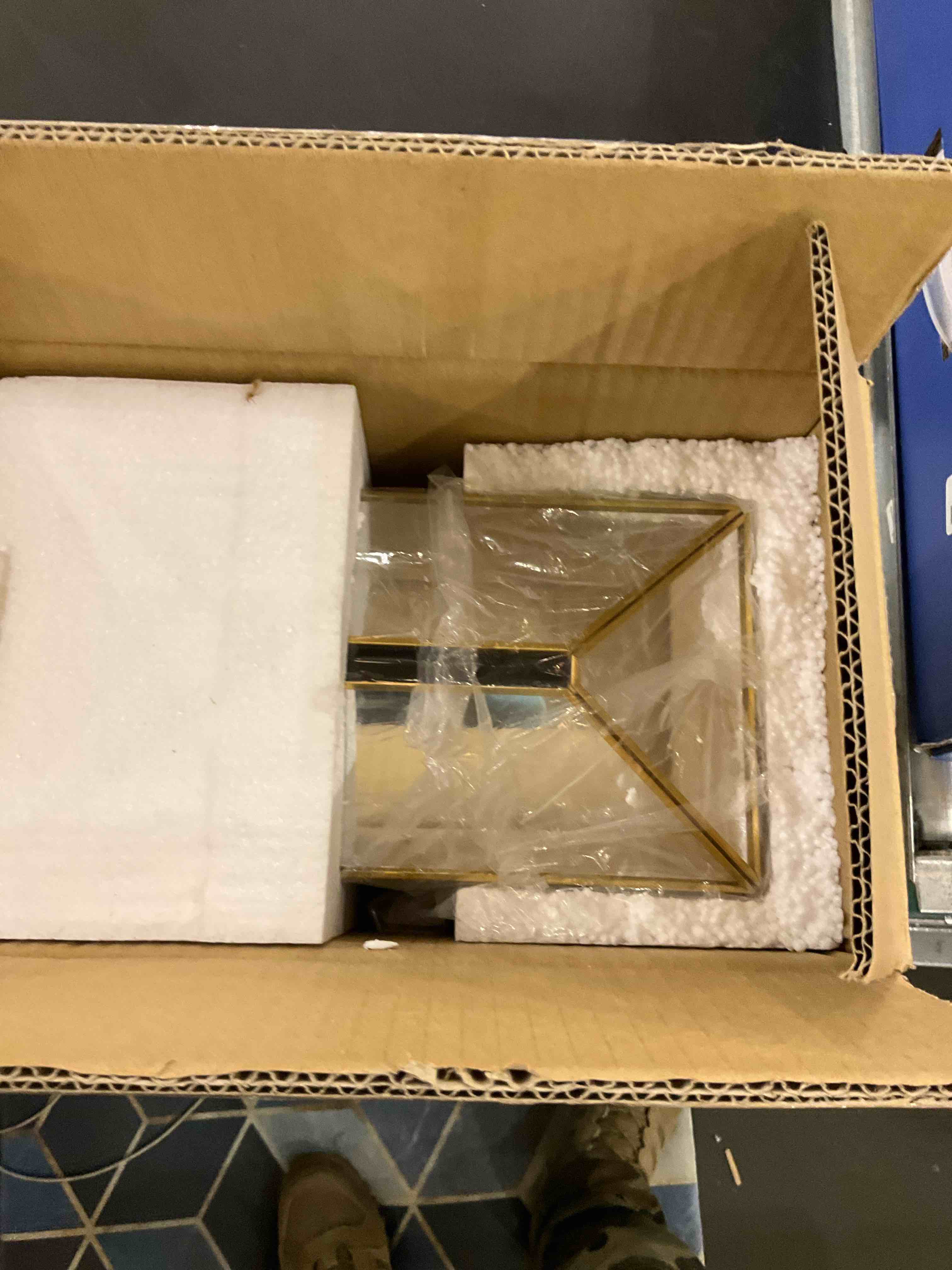https://s3.amazonaws.com/lotting-images-prod/bidfta/EXS00783014_1701368185214.jpeg