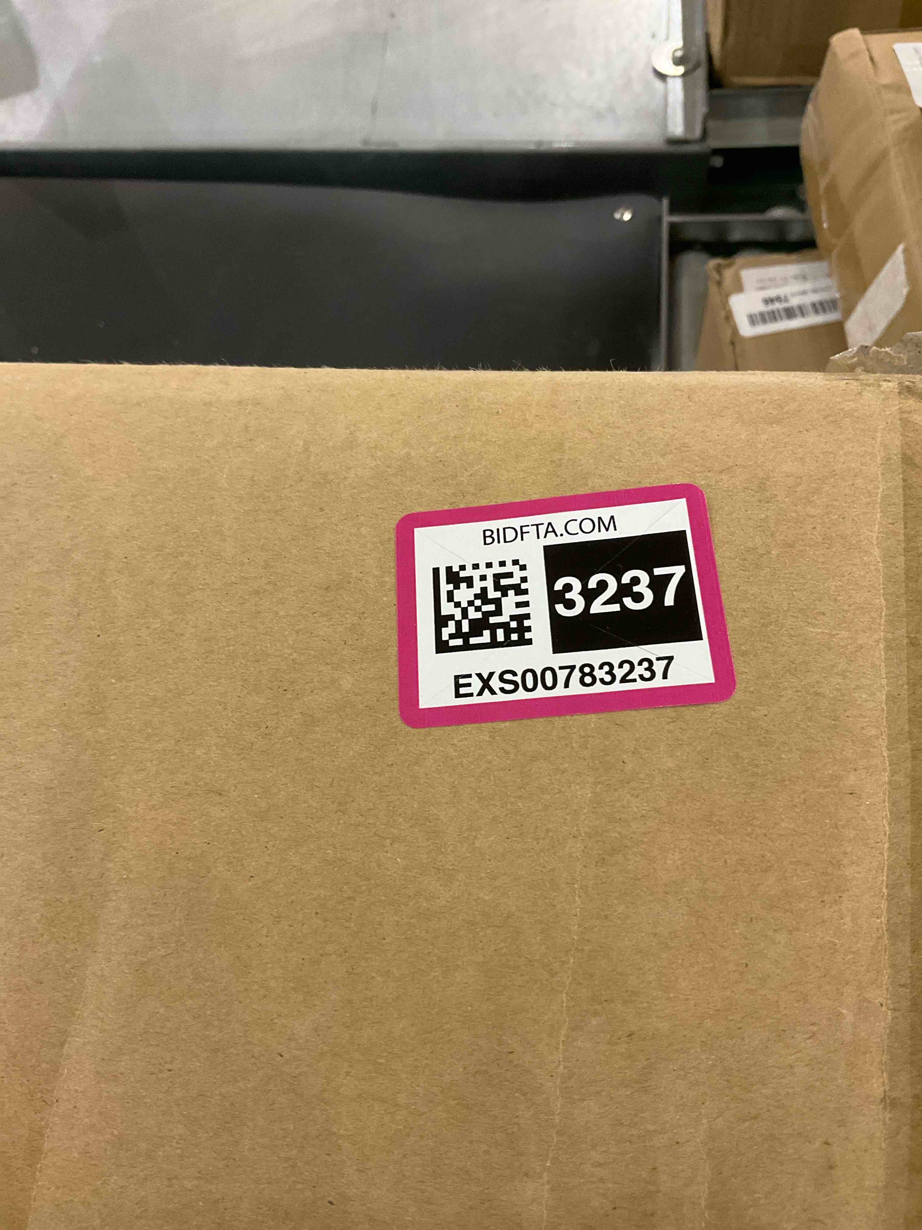 https://s3.amazonaws.com/lotting-images-prod/bidfta/EXS00783237_1701458941200.jpeg