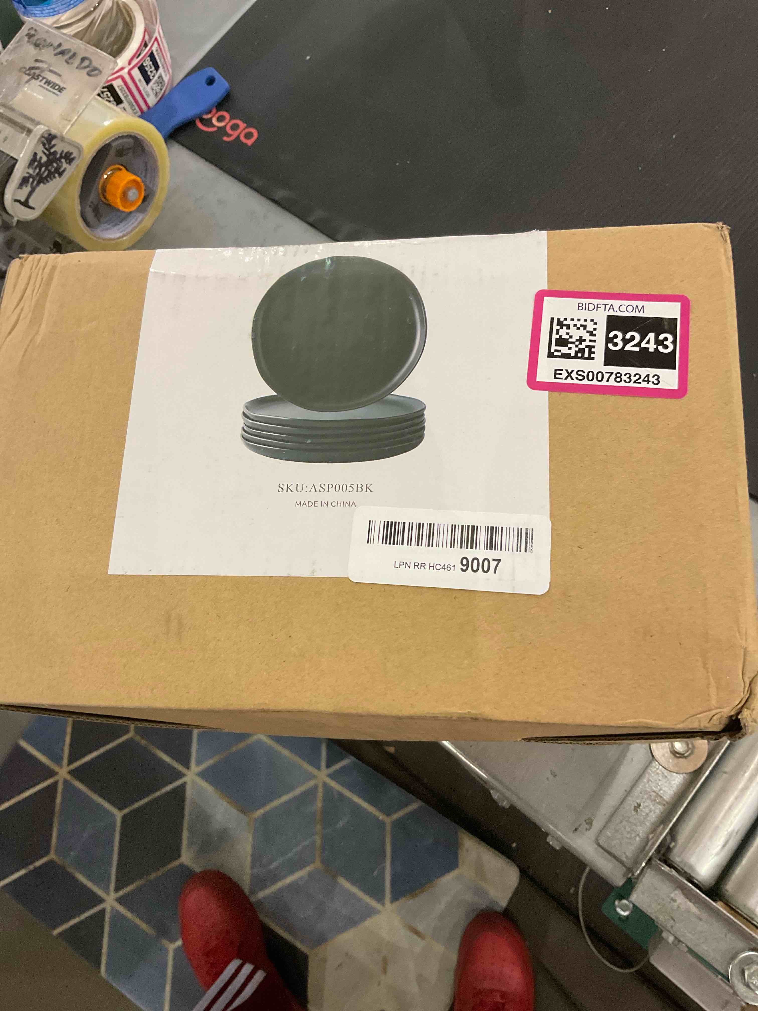 https://s3.amazonaws.com/lotting-images-prod/bidfta/EXS00783243_1701459326911.jpeg