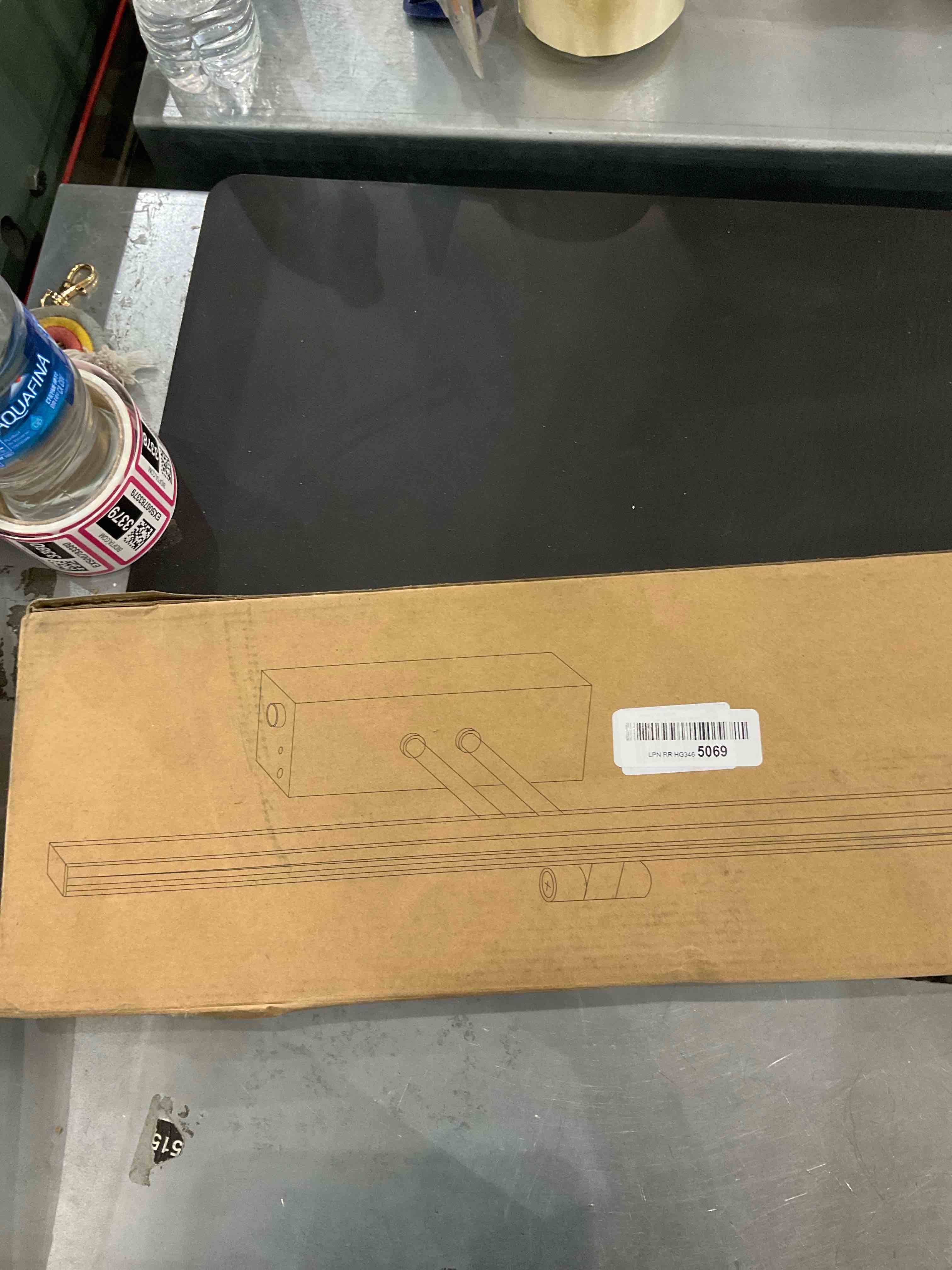 https://s3.amazonaws.com/lotting-images-prod/bidfta/EXS00783368_1701718522991.jpeg