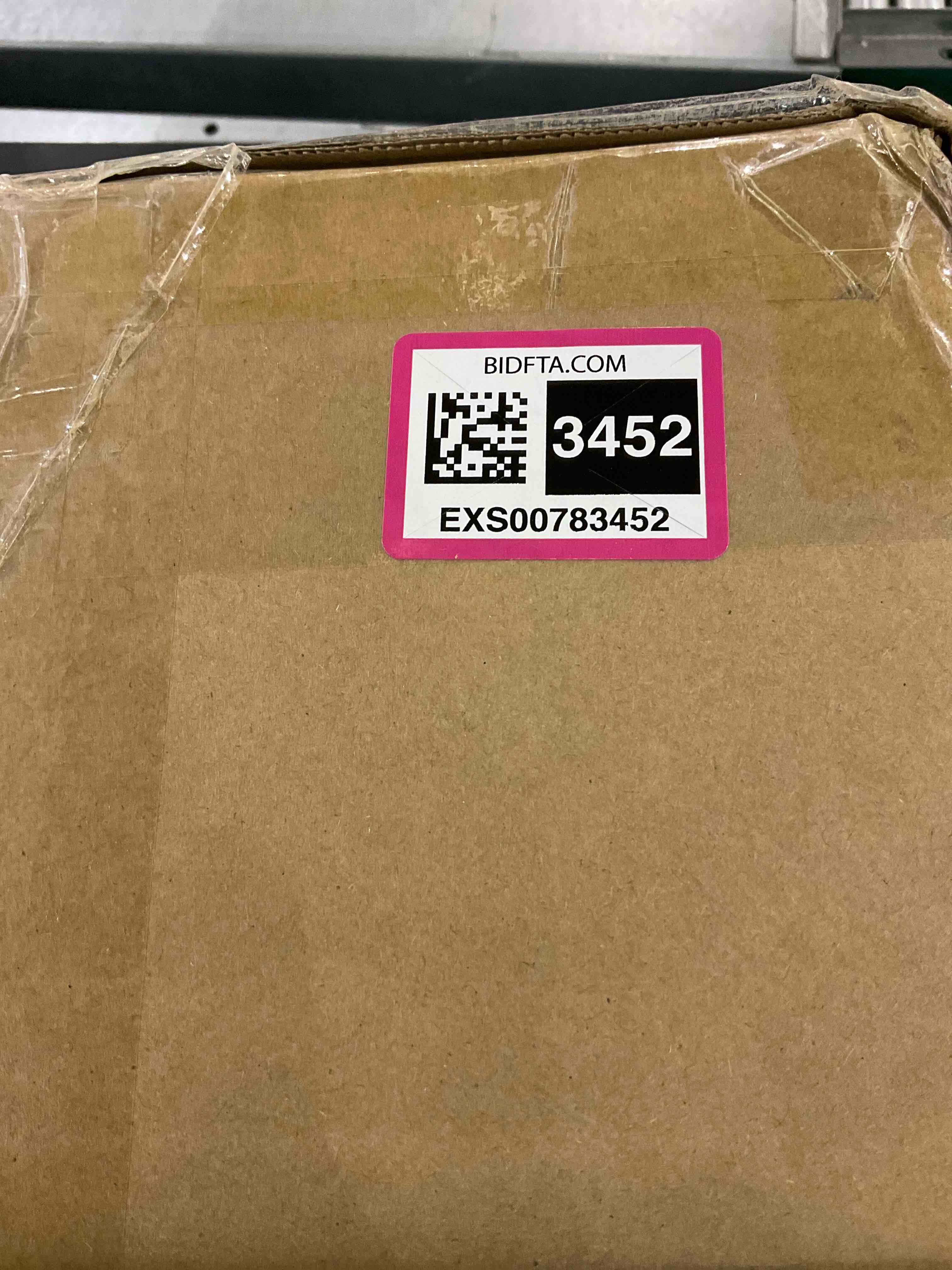 https://s3.amazonaws.com/lotting-images-prod/bidfta/EXS00783452_1701783536337.jpeg