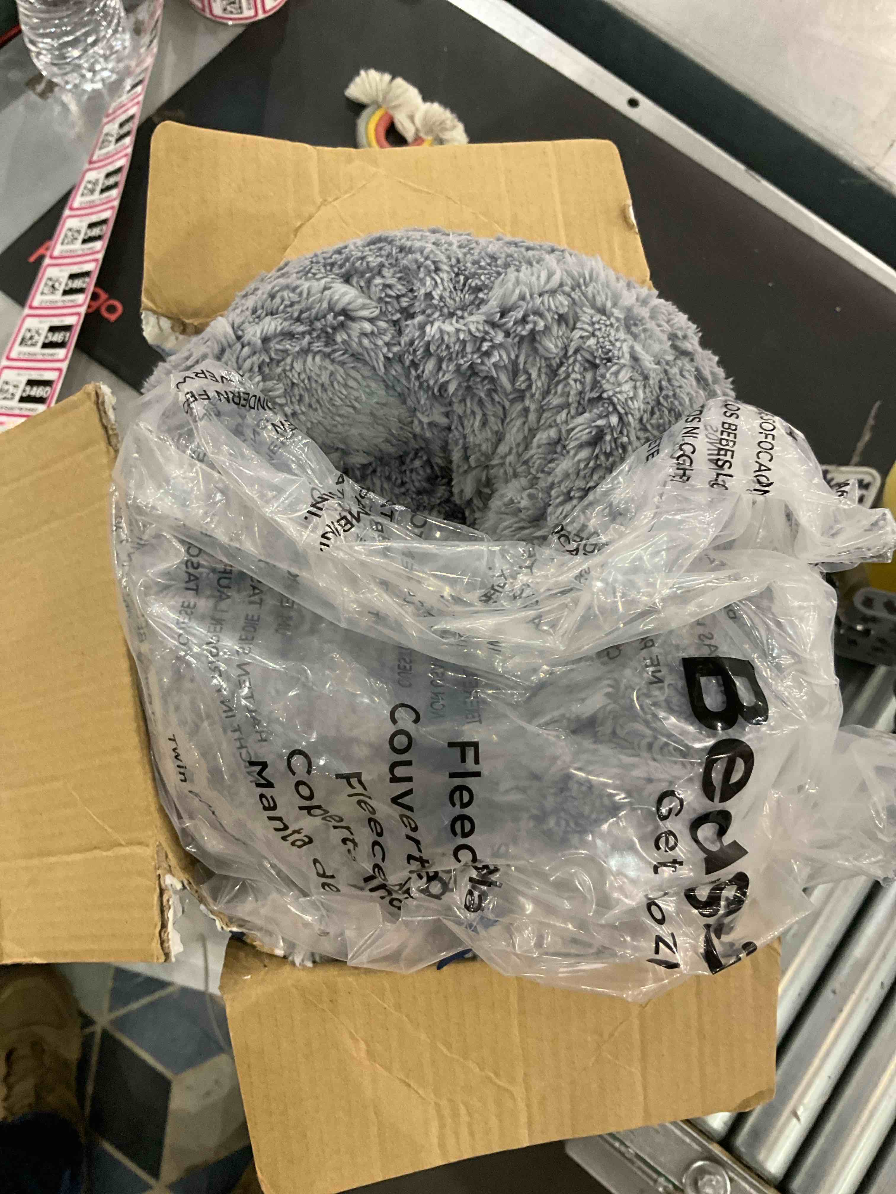 https://s3.amazonaws.com/lotting-images-prod/bidfta/EXS00783453_1701783623751.jpeg