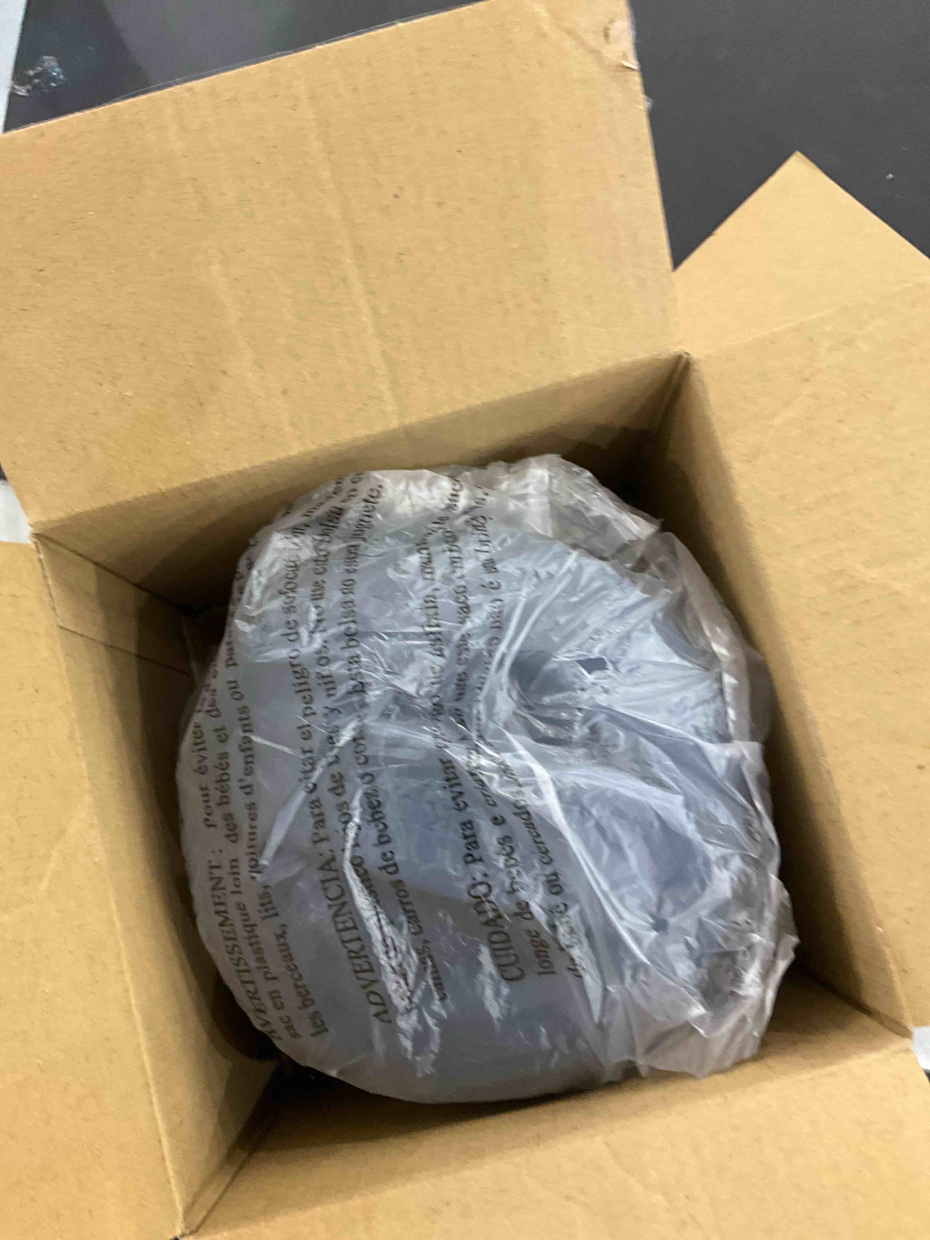 https://s3.amazonaws.com/lotting-images-prod/bidfta/EXS00783485_1701788916343.jpeg