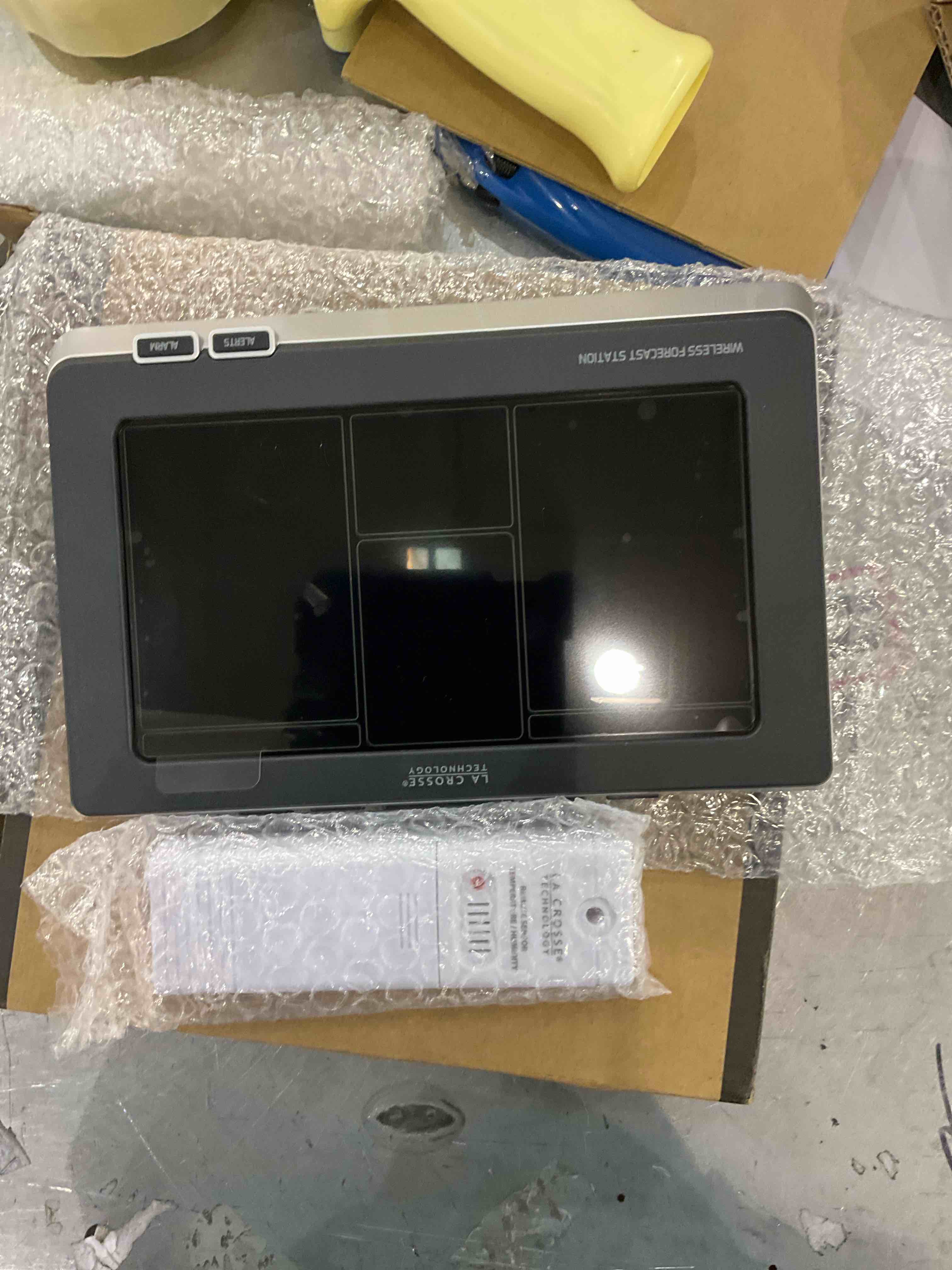 https://s3.amazonaws.com/lotting-images-prod/bidfta/EXS00783856_1701782550044.jpeg