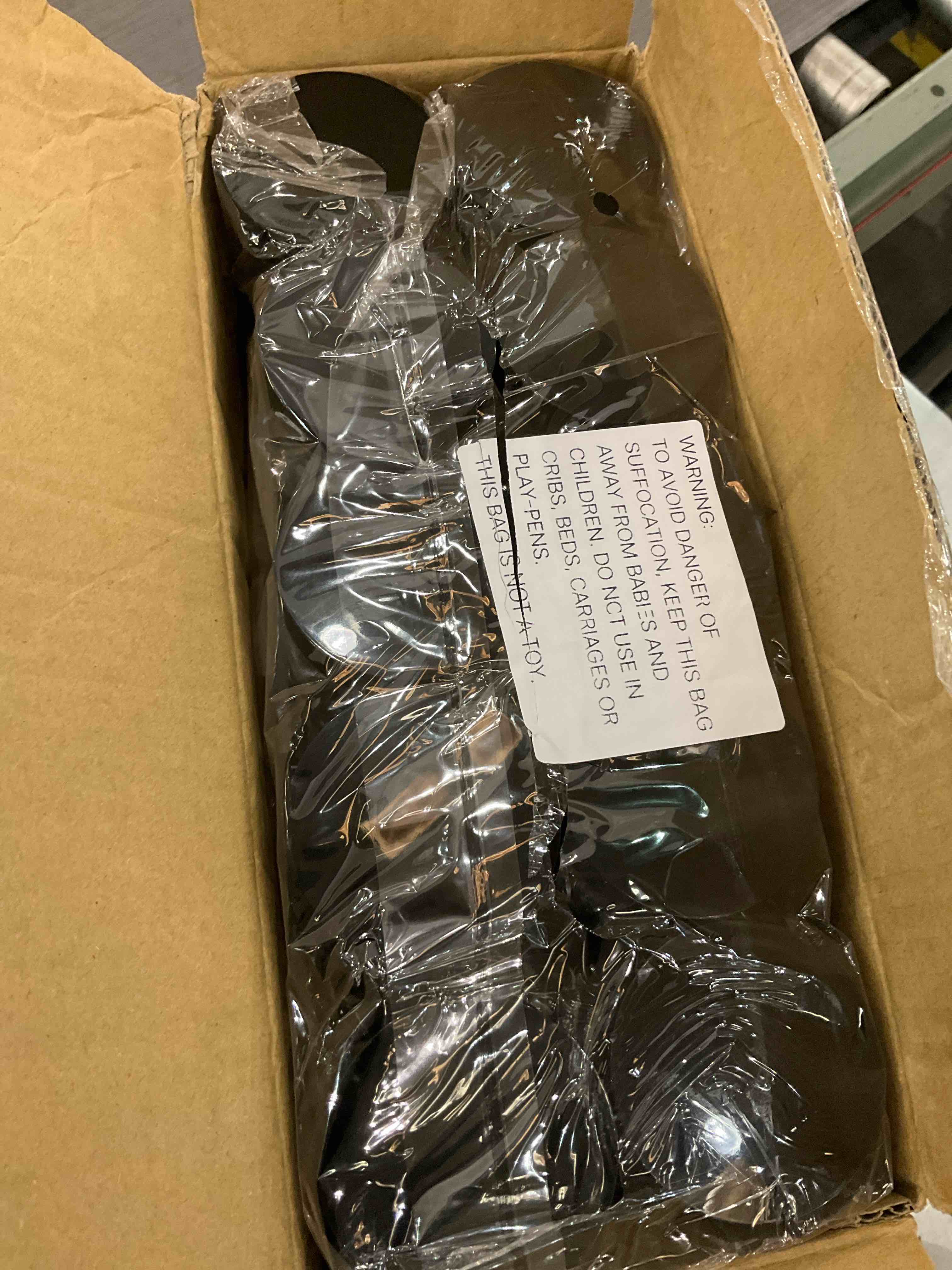 https://s3.amazonaws.com/lotting-images-prod/bidfta/EXS00784660_1701453977116.jpeg
