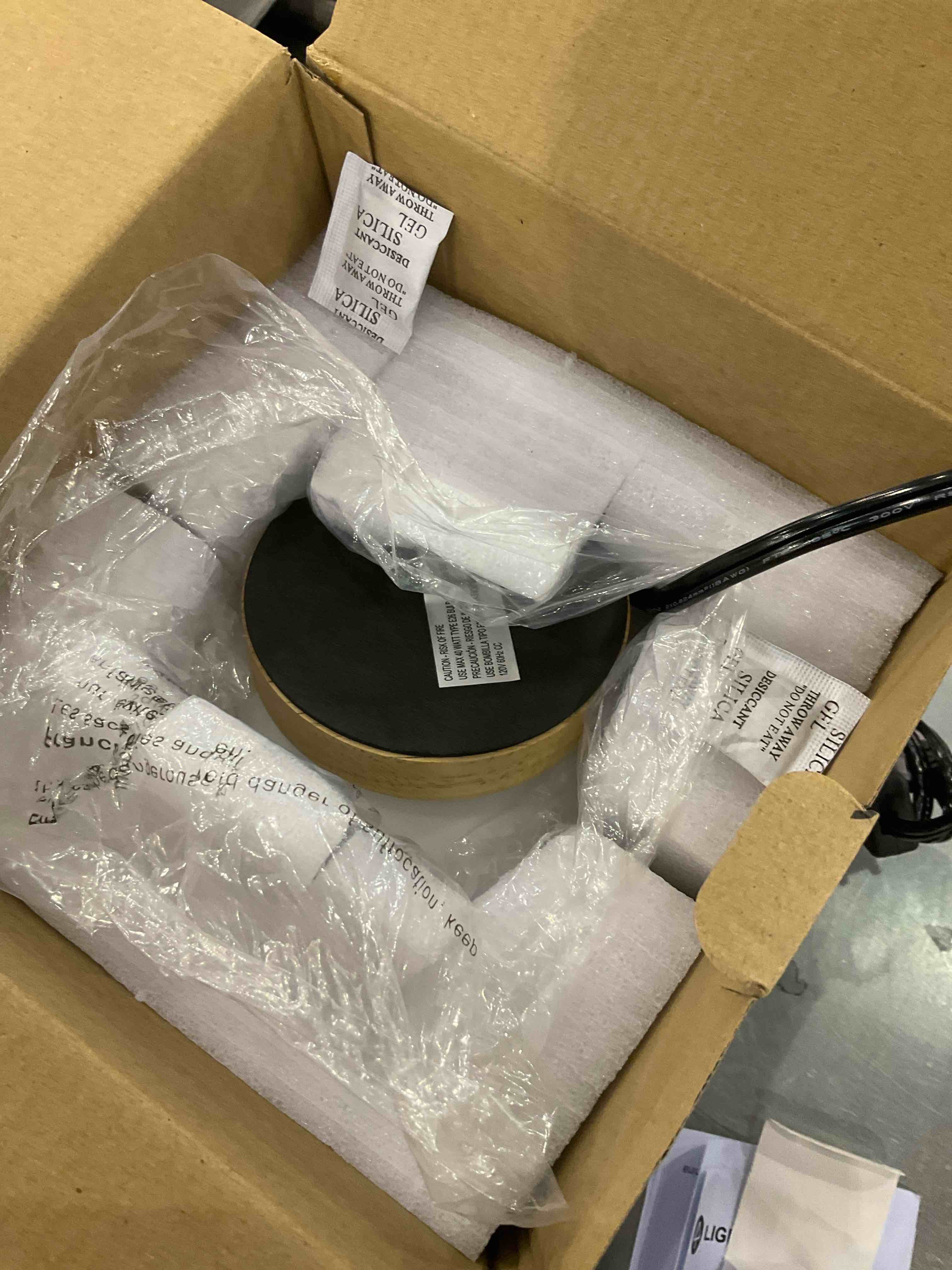 https://s3.amazonaws.com/lotting-images-prod/bidfta/EXS00784905_1701865211449.jpeg