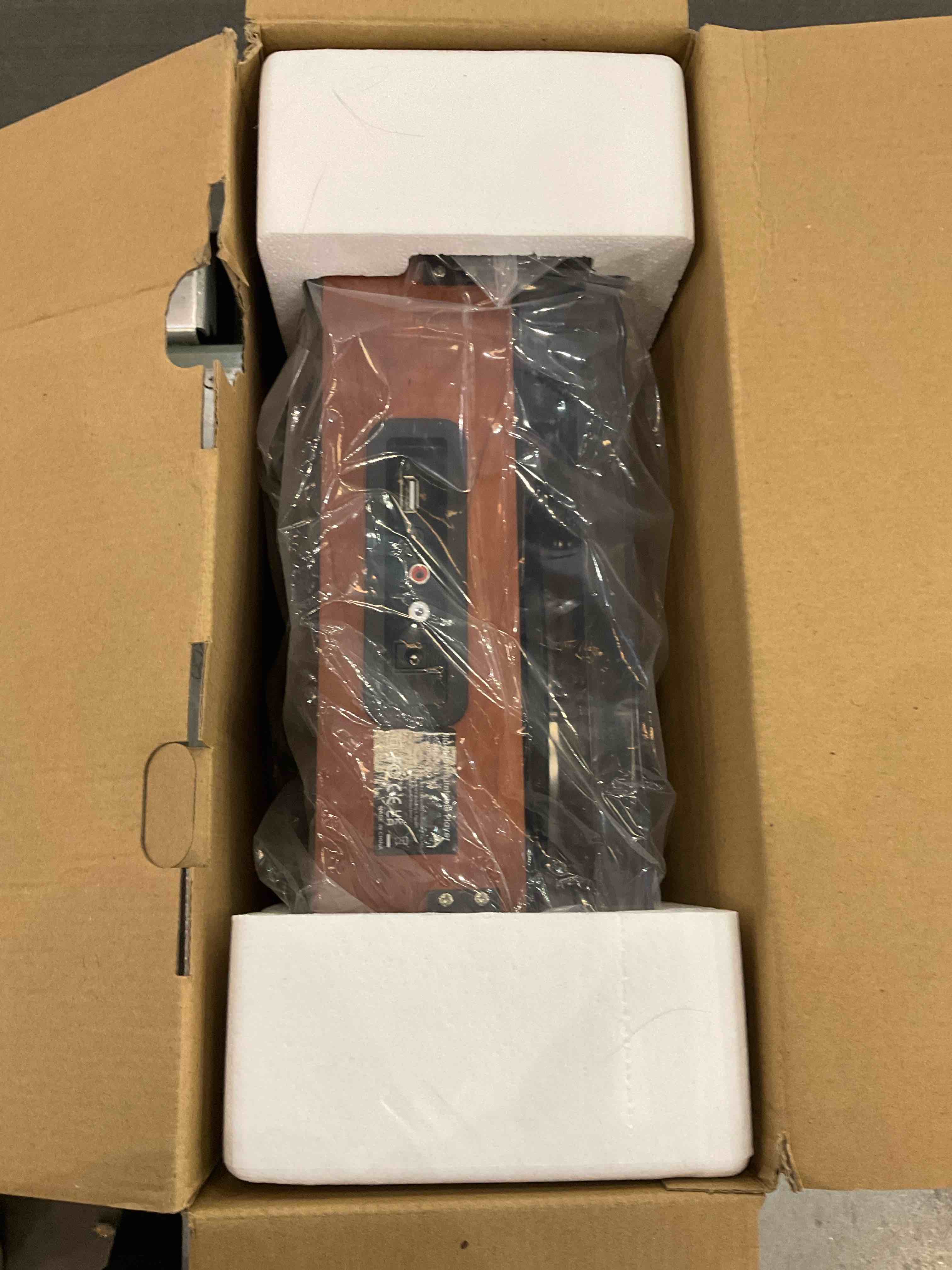 https://s3.amazonaws.com/lotting-images-prod/bidfta/EXS00785054_1701805239940.jpeg